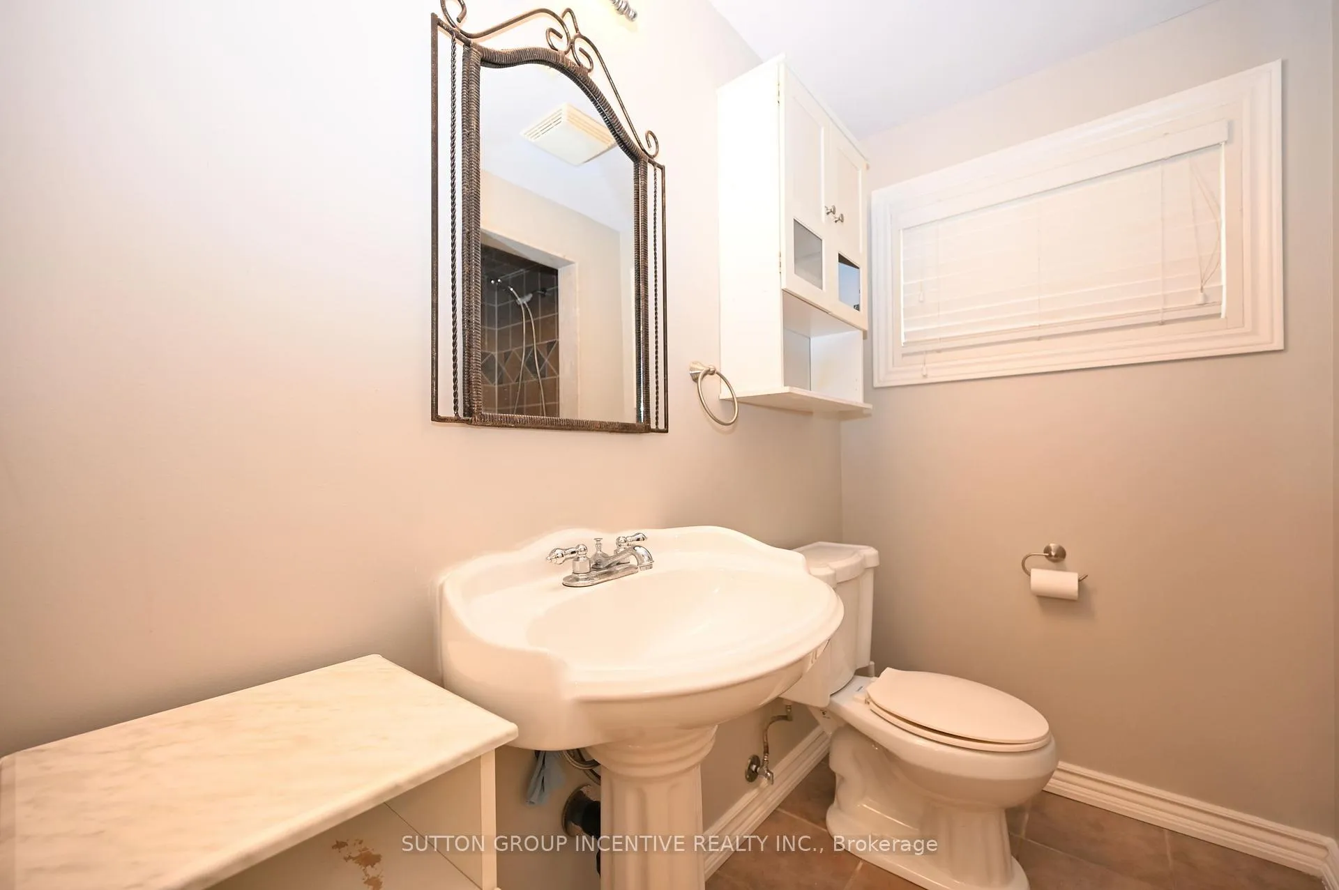 Photo 23 of 28 Silvercreek Crescent, Barrie, Ardagh — HOMEH
