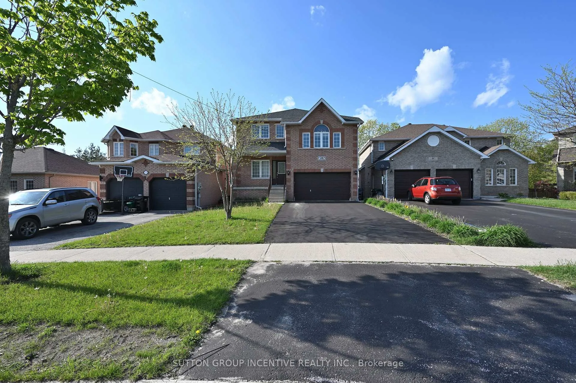 Photo 25 of 28 Silvercreek Crescent, Barrie, Ardagh — HOMEH