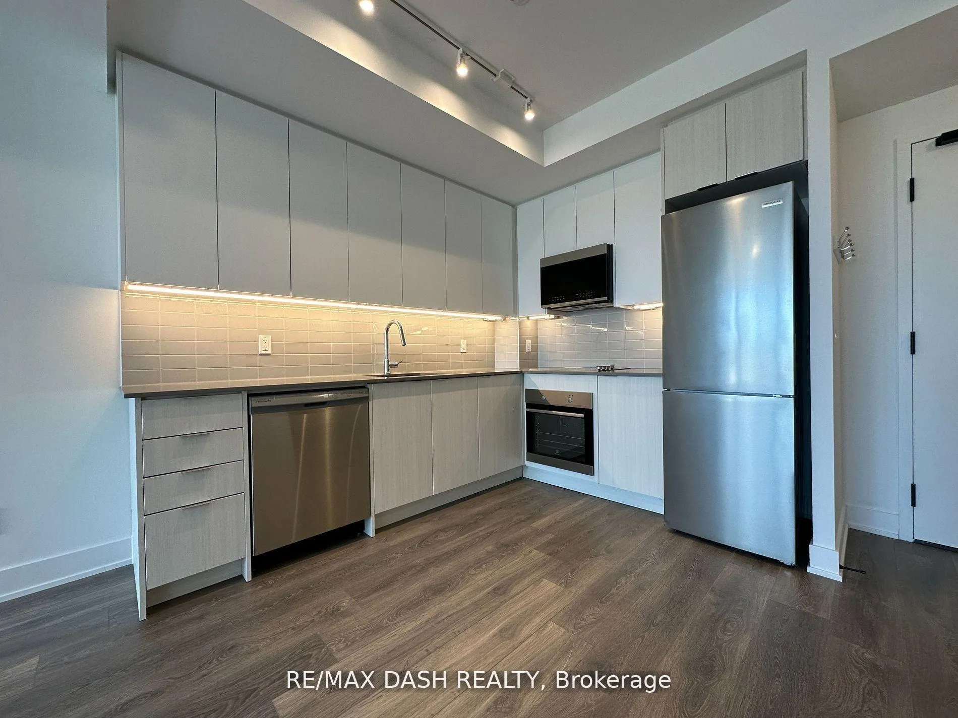 Photo 7 of Unit 621, 2485 Taunton Road, Oakville, River Oaks — HOMEH