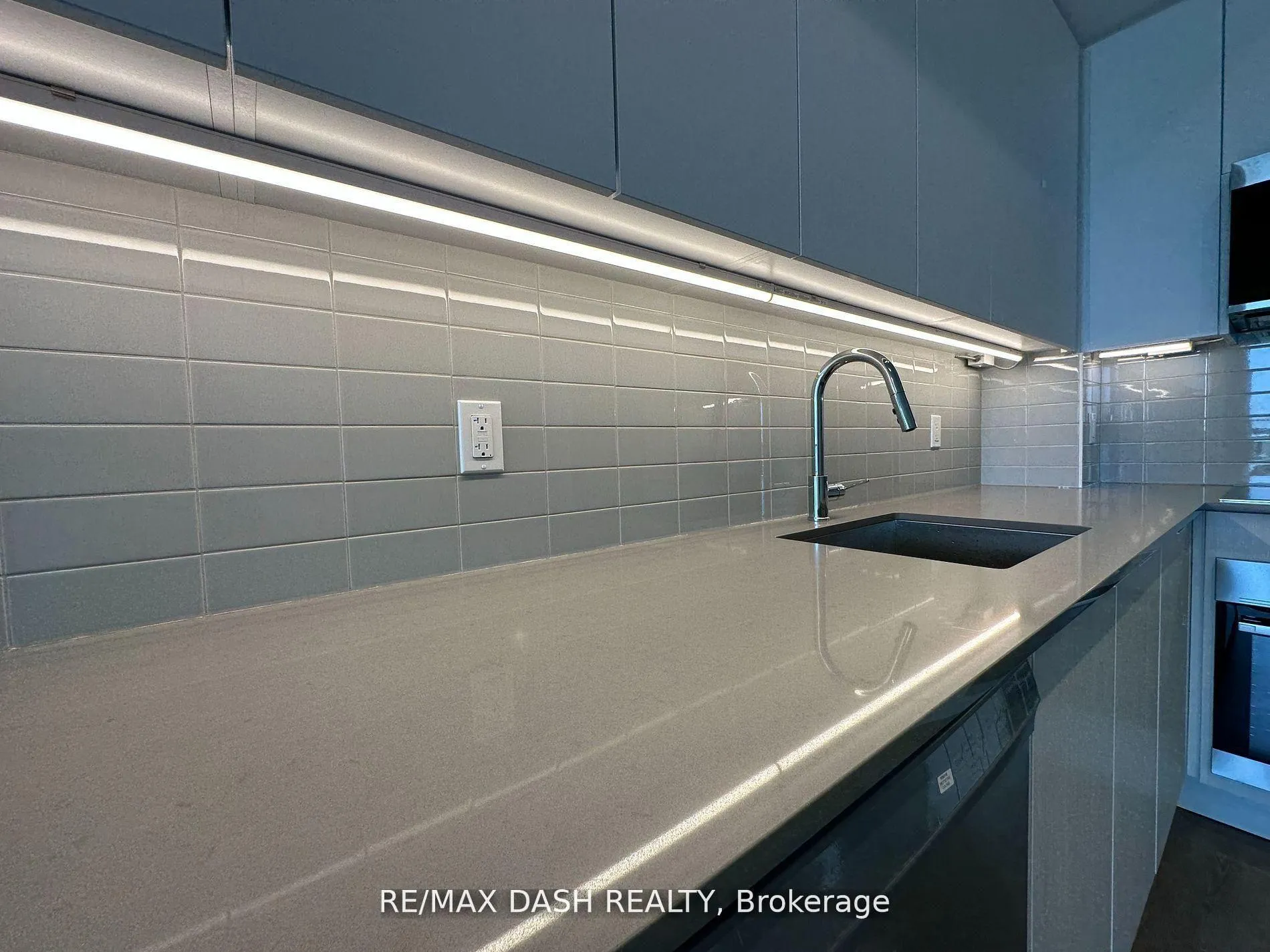 Photo 9 of Unit 621, 2485 Taunton Road, Oakville, River Oaks — HOMEH