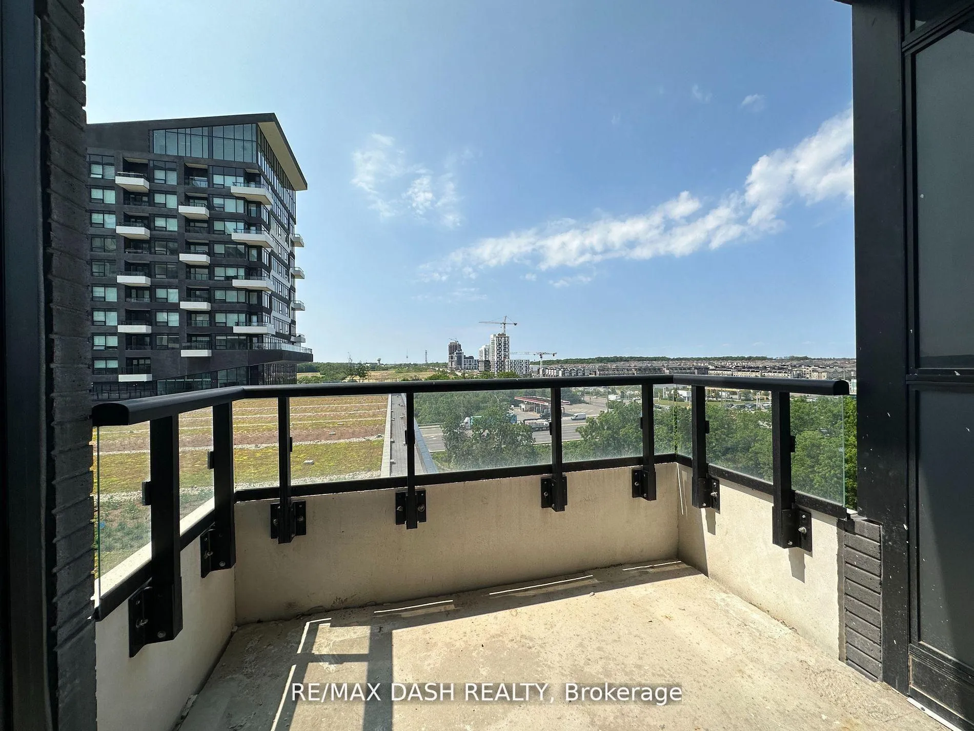 Photo 19 of Unit 621, 2485 Taunton Road, Oakville, River Oaks — HOMEH
