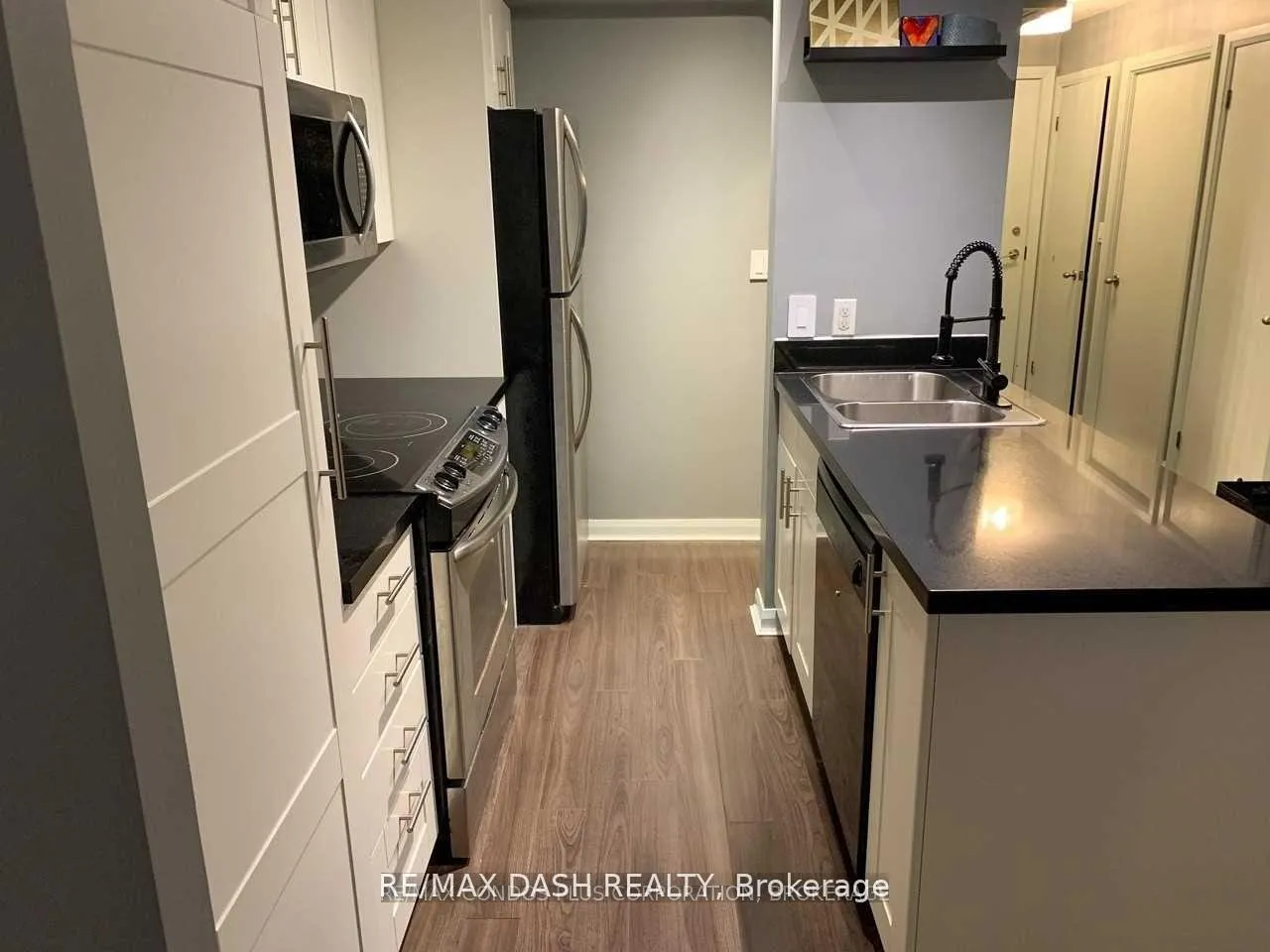 Photo 4 of Unit 413, 18 Beverley Street, Toronto, Kensington-Chinatown — HOMEH