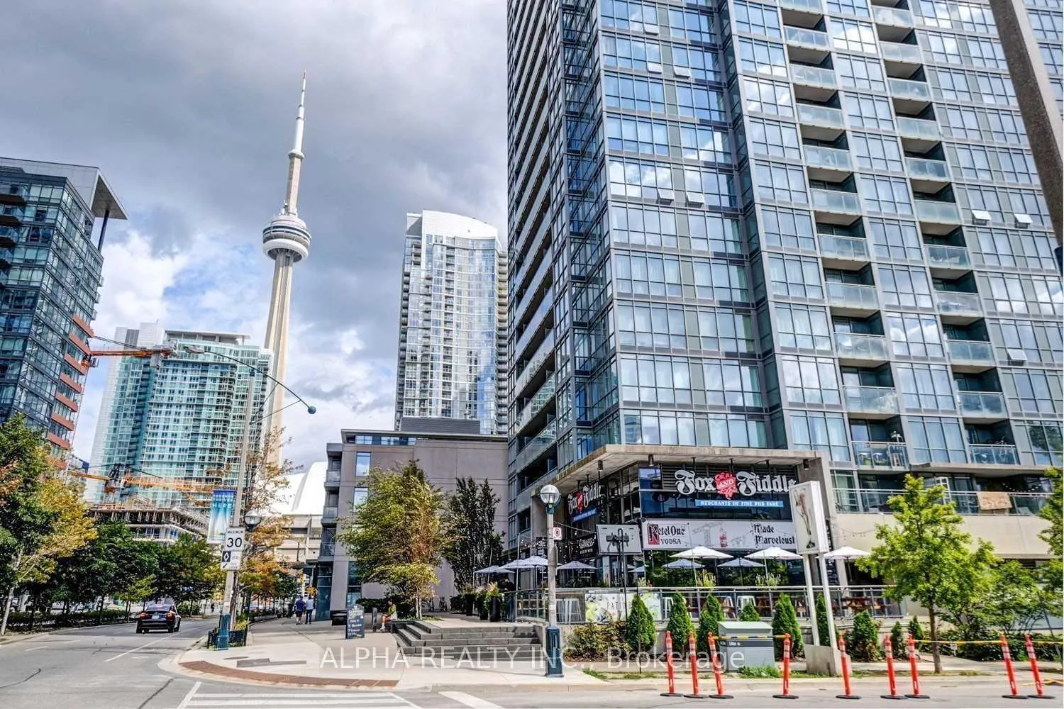 Front of Unit 2711, 15 Fort York Boulevard
