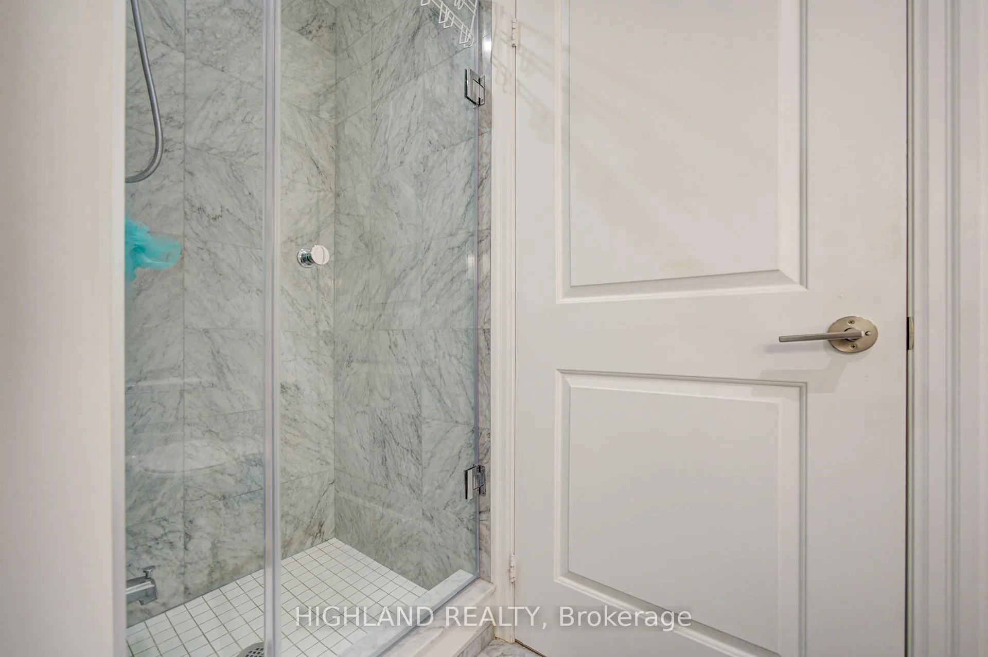Photo 10 of Unit 2506, 8 The Esplanade, Toronto, Waterfront Communities — HOMEH
