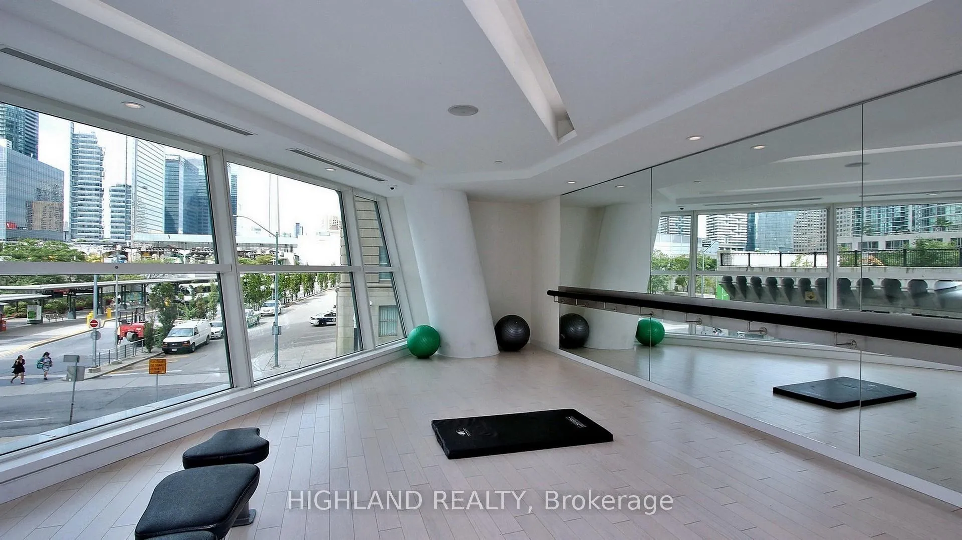 Photo 12 of Unit 2506, 8 The Esplanade, Toronto, Waterfront Communities — HOMEH