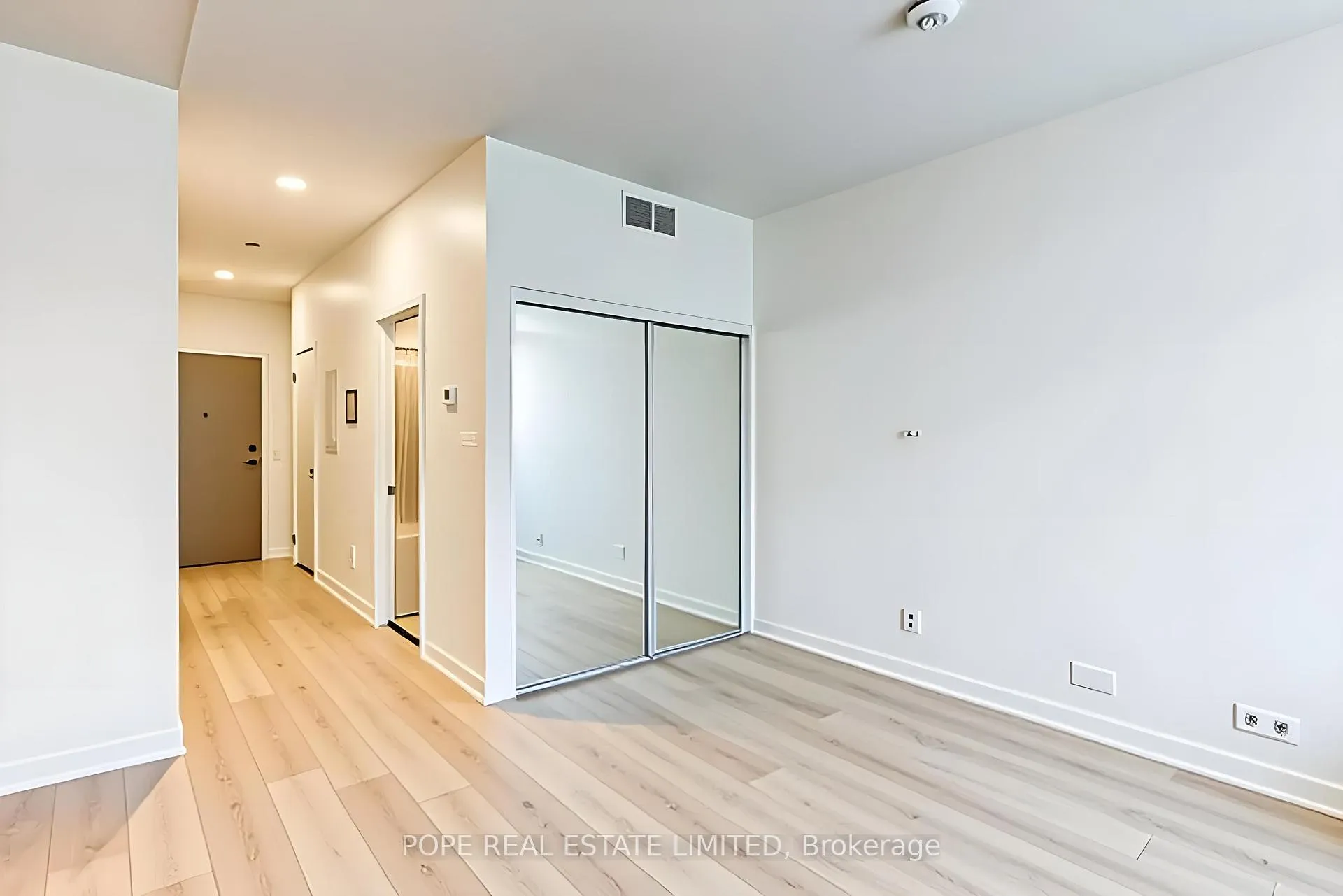 Photo 5 of Unit W1002, 225 Sumach Street, Toronto, Regent Park — HOMEH