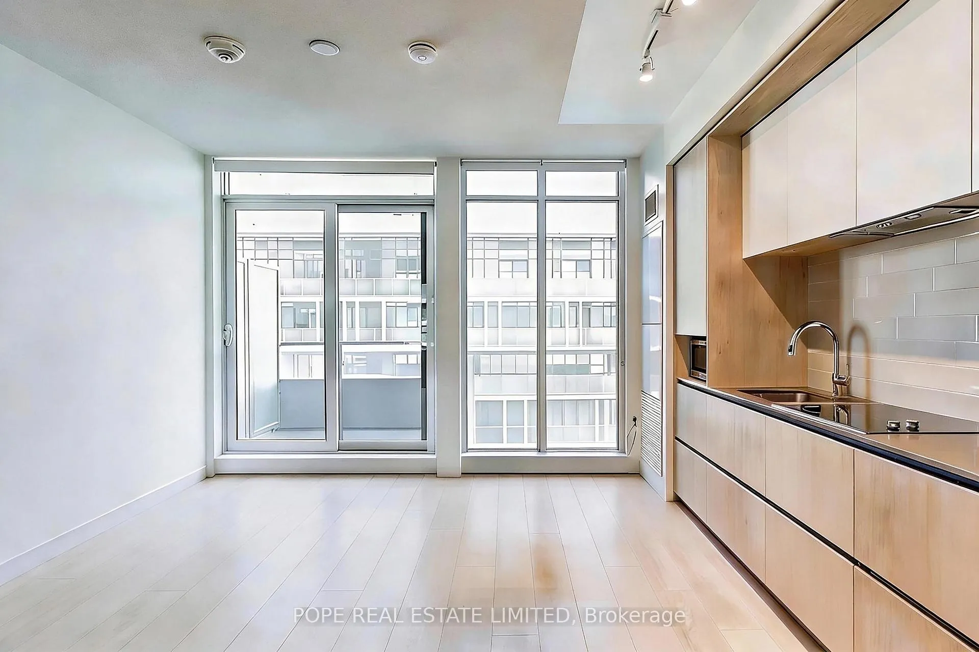 Photo 6 of Unit W1002, 225 Sumach Street, Toronto, Regent Park — HOMEH