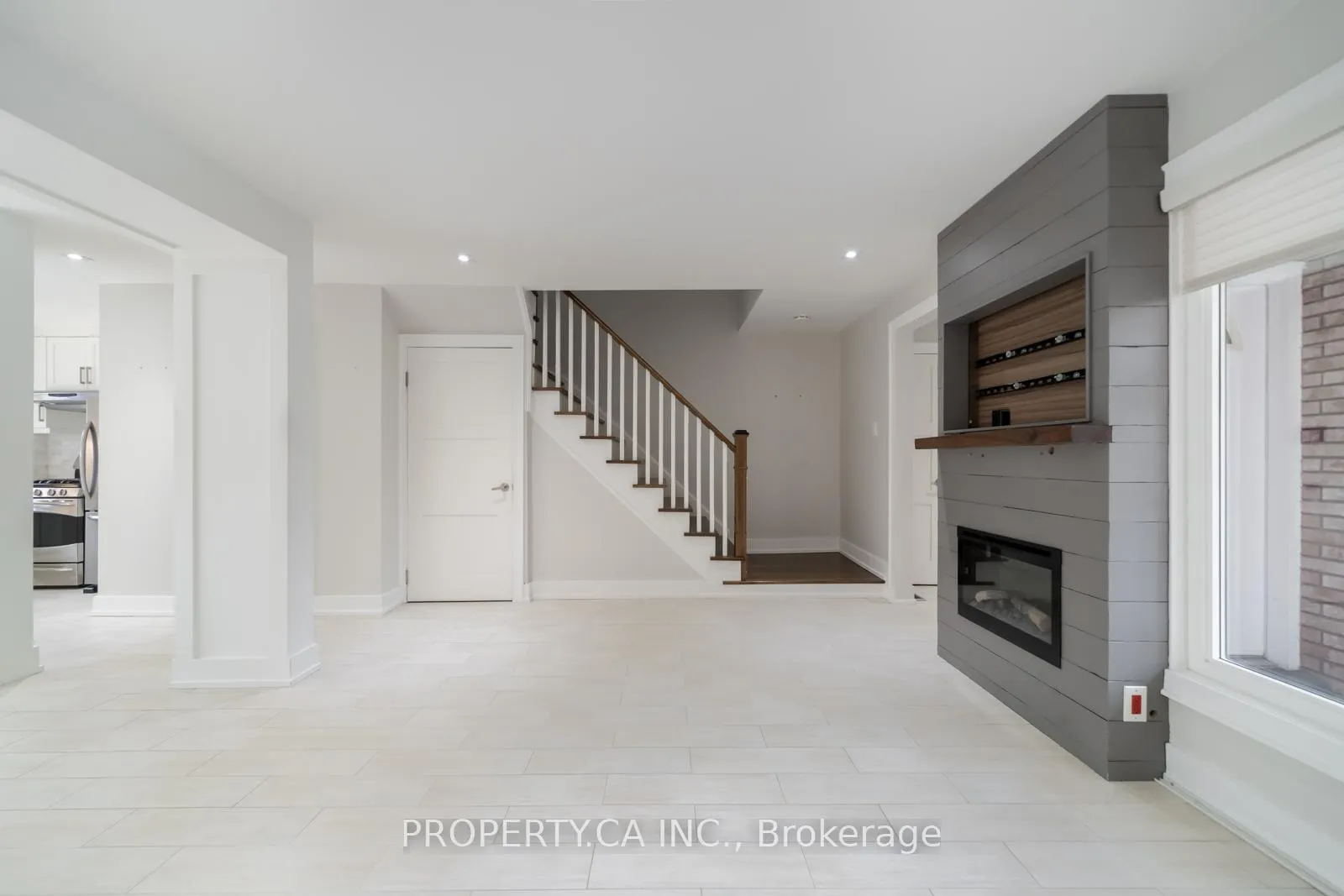 Photo 6 of 27 Boyne Highlands Court, Vaughan, Glen Shields — HOMEH