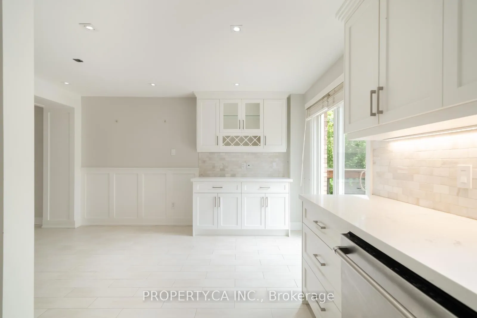 Photo 9 of 27 Boyne Highlands Court, Vaughan, Glen Shields — HOMEH