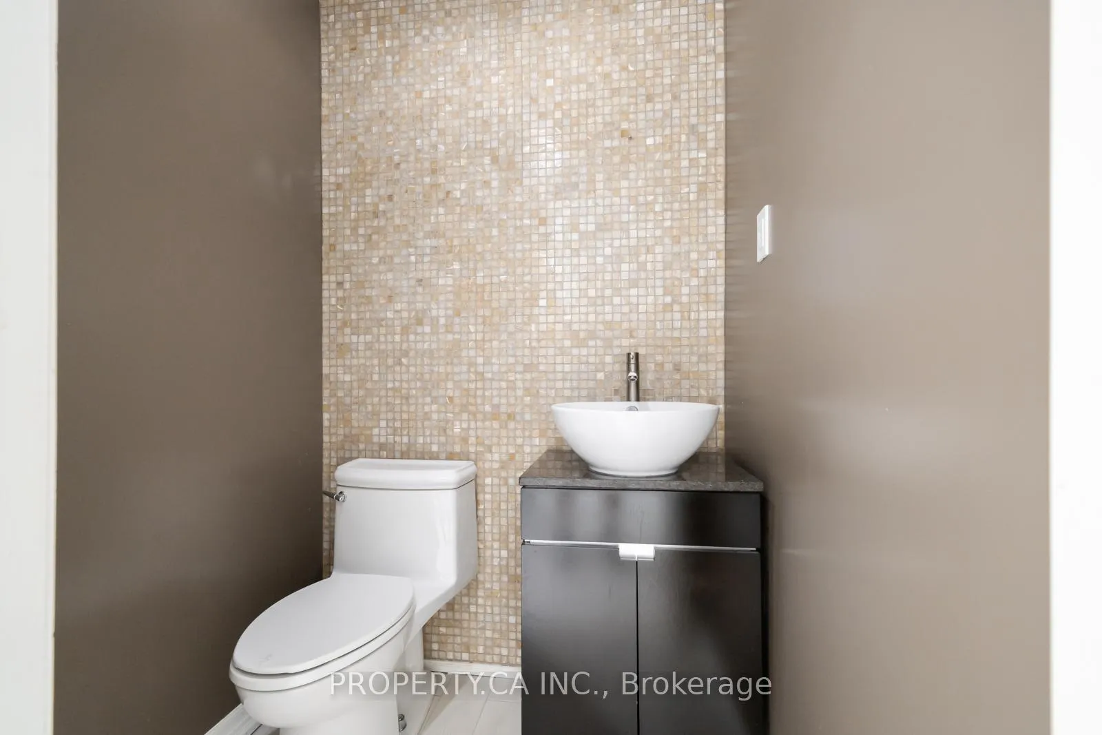 Photo 12 of 27 Boyne Highlands Court, Vaughan, Glen Shields — HOMEH