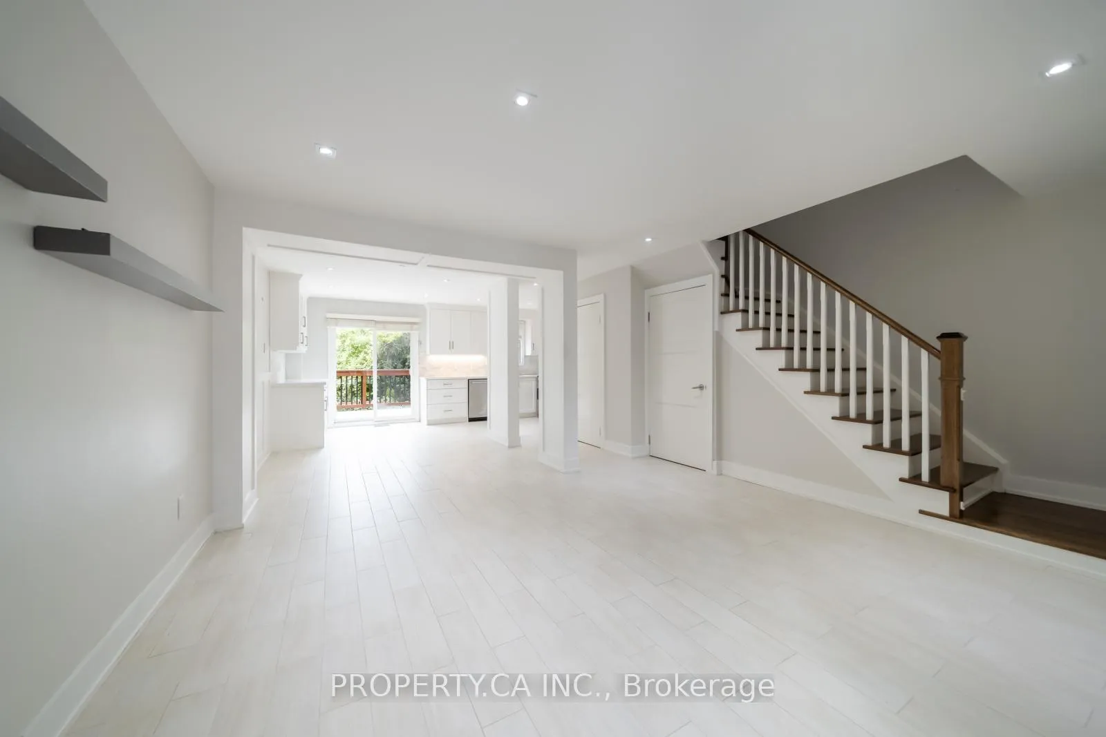 Photo 13 of 27 Boyne Highlands Court, Vaughan, Glen Shields — HOMEH