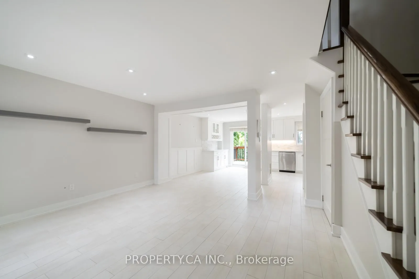Photo 14 of 27 Boyne Highlands Court, Vaughan, Glen Shields — HOMEH