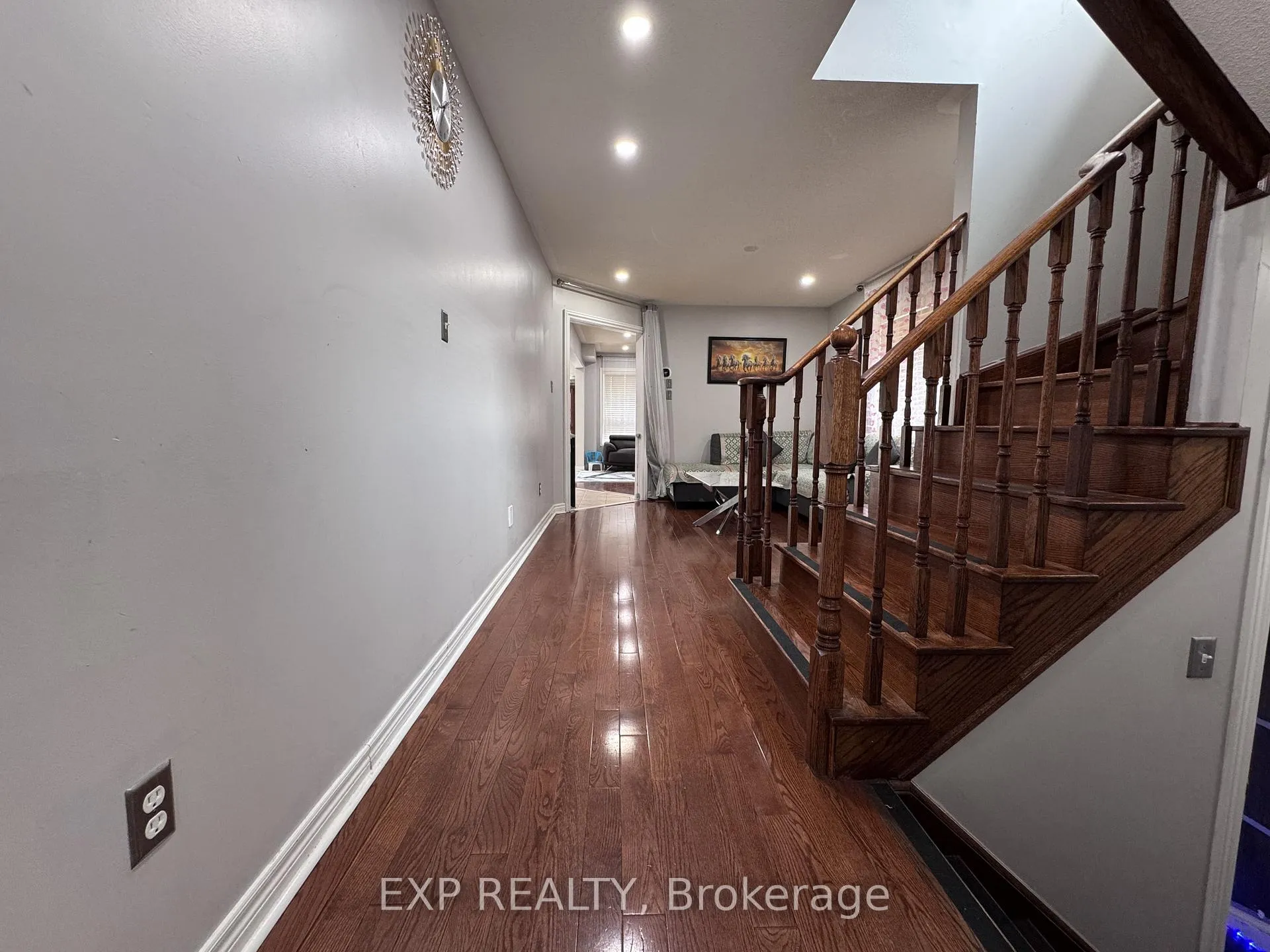 Photo 2 of 43 Thornbush Boulevard, Brampton, Fletcher's Meadow — HOMEH