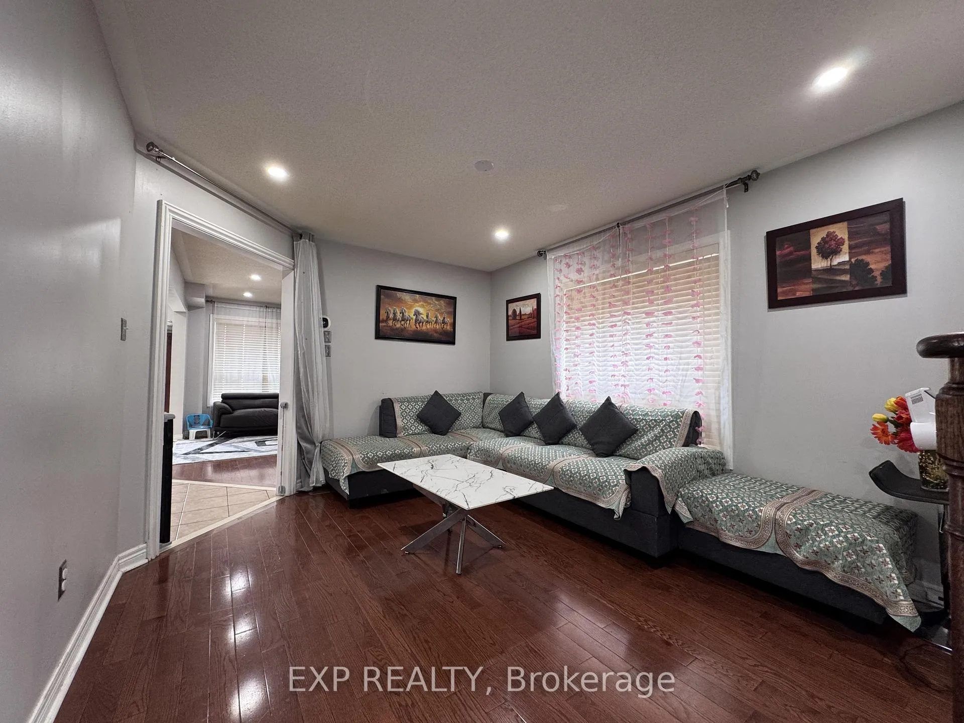 Photo 3 of 43 Thornbush Boulevard, Brampton, Fletcher's Meadow — HOMEH