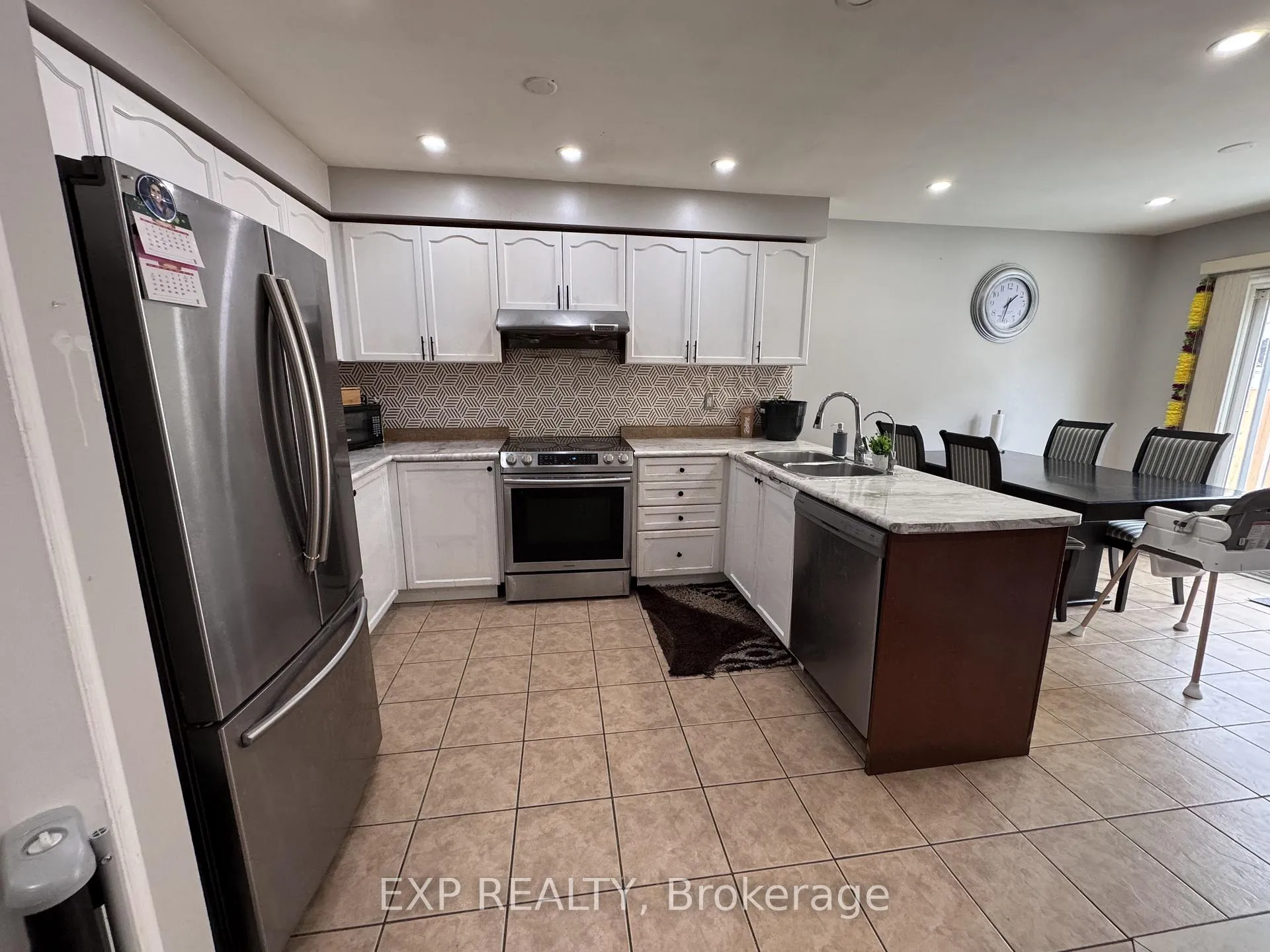 Photo 5 of 43 Thornbush Boulevard, Brampton, Fletcher's Meadow — HOMEH