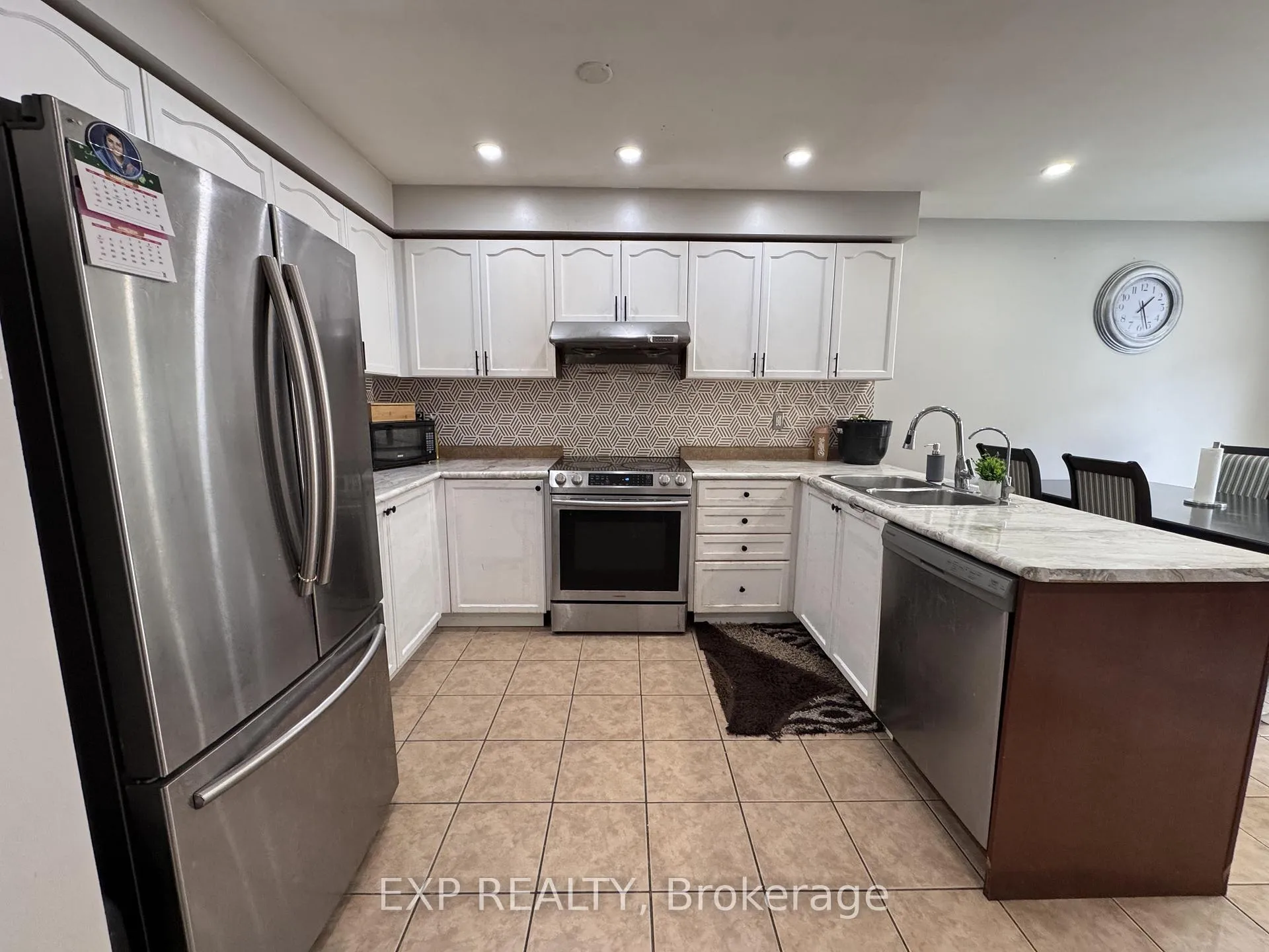 Photo 7 of 43 Thornbush Boulevard, Brampton, Fletcher's Meadow — HOMEH