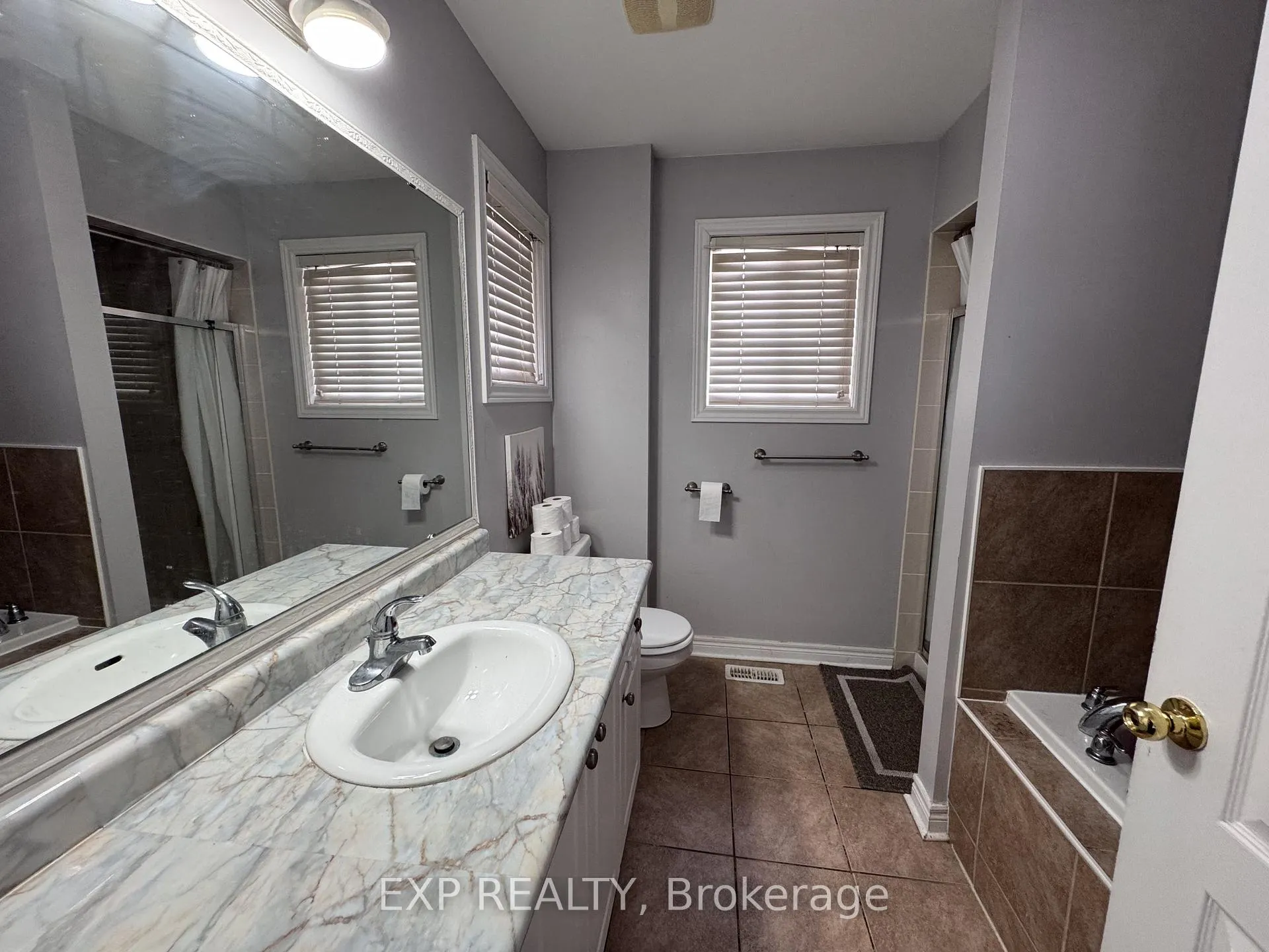 Photo 13 of 43 Thornbush Boulevard, Brampton, Fletcher's Meadow — HOMEH