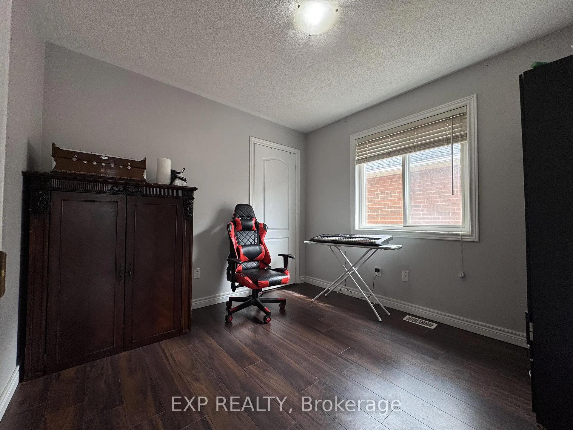 Photo 16 of 43 Thornbush Boulevard, Brampton, Fletcher's Meadow — HOMEH