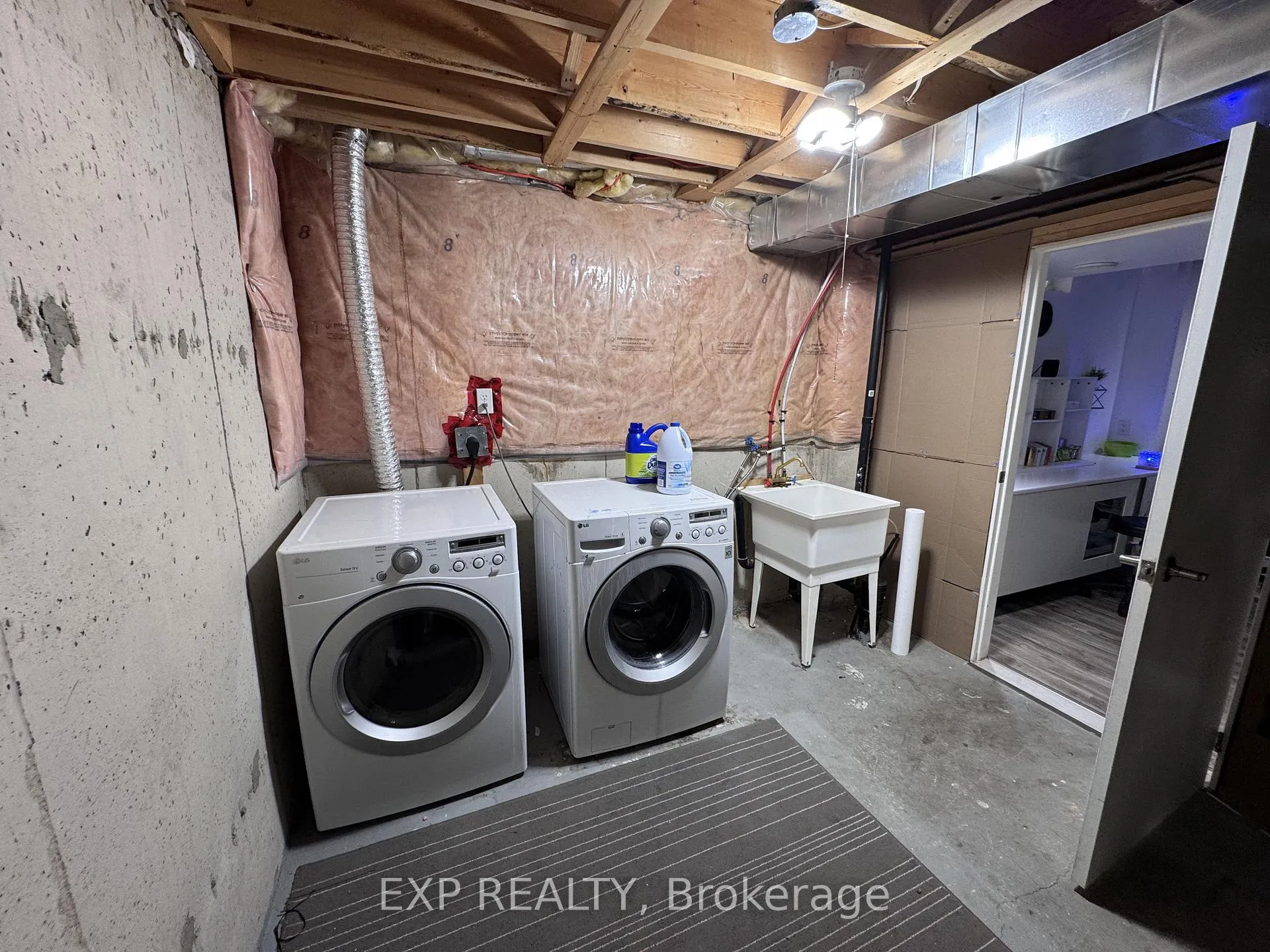 Photo 22 of 43 Thornbush Boulevard, Brampton, Fletcher's Meadow — HOMEH