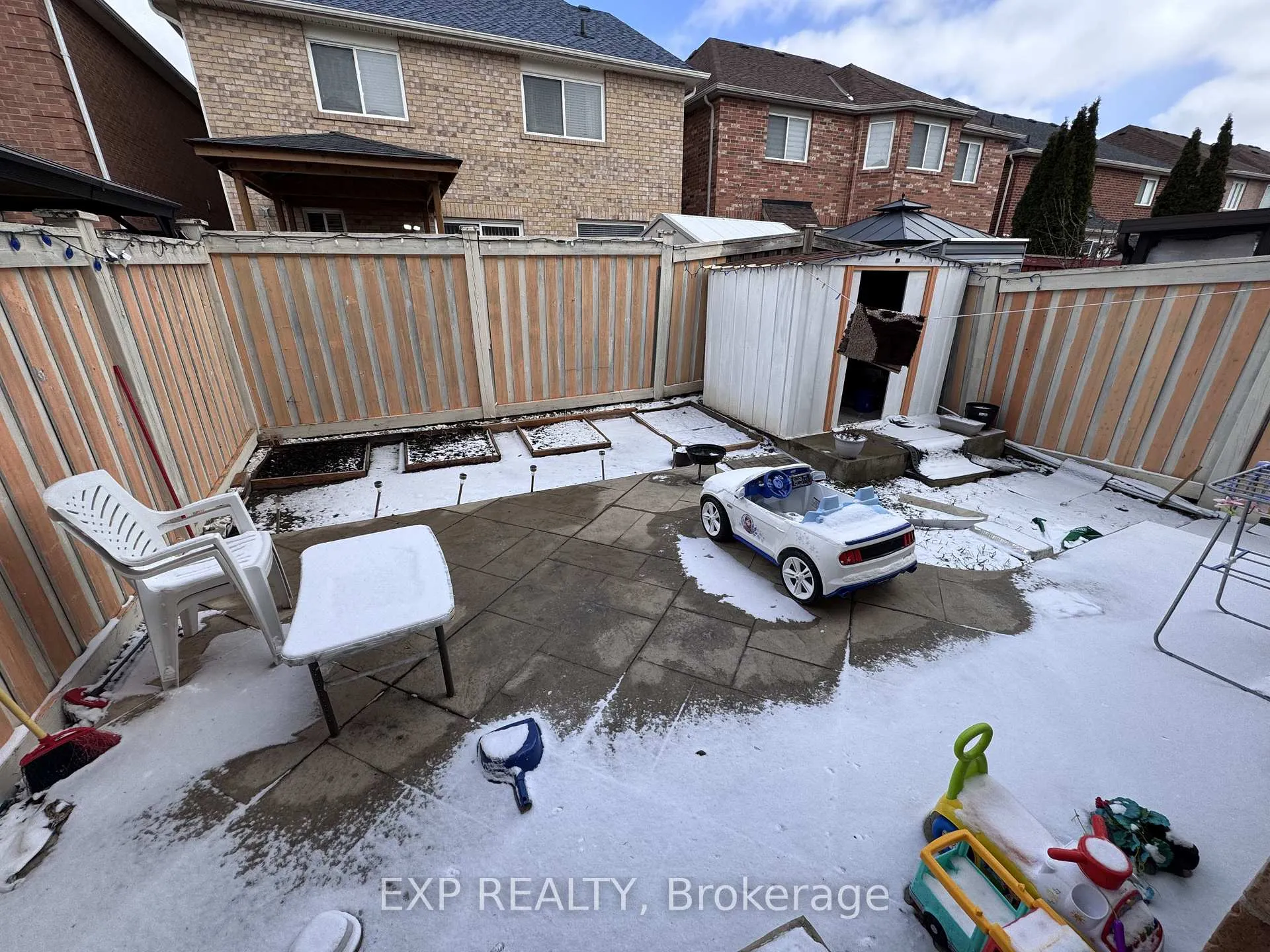 Photo 23 of 43 Thornbush Boulevard, Brampton, Fletcher's Meadow — HOMEH