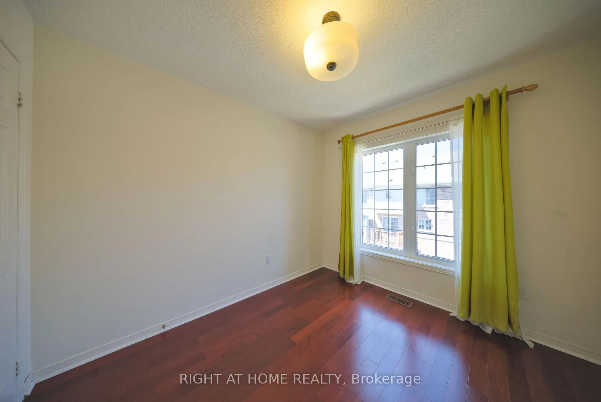 Photo 18 of 38 Warrington Way, Markham, Berczy — HOMEH