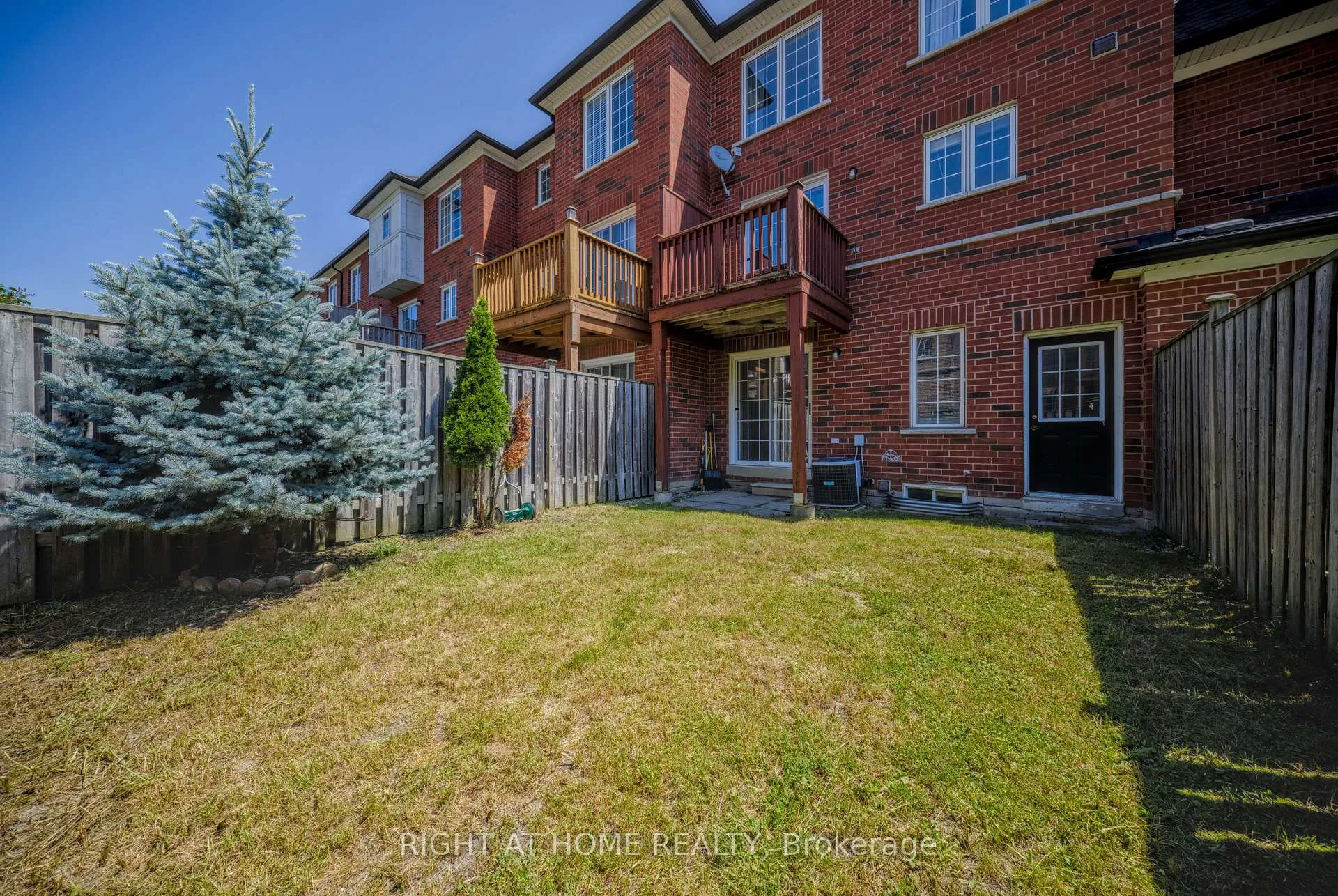 Photo 22 of 38 Warrington Way, Markham, Berczy — HOMEH