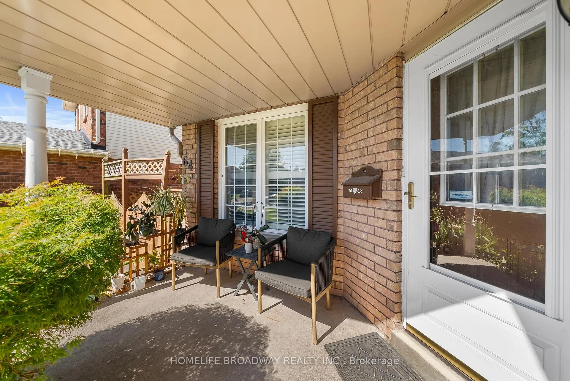Photo 2 of 64 Bonnycastle Drive, Clarington, Bowmanville — HOMEH