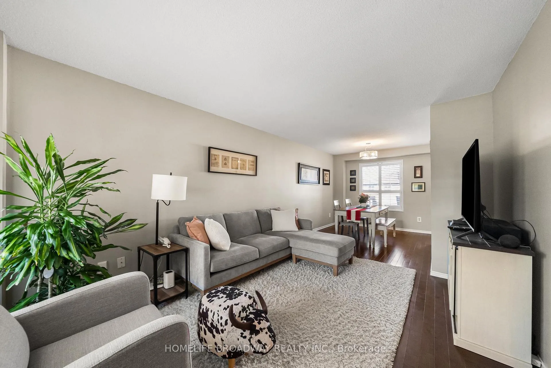 Photo 5 of 64 Bonnycastle Drive, Clarington, Bowmanville — HOMEH