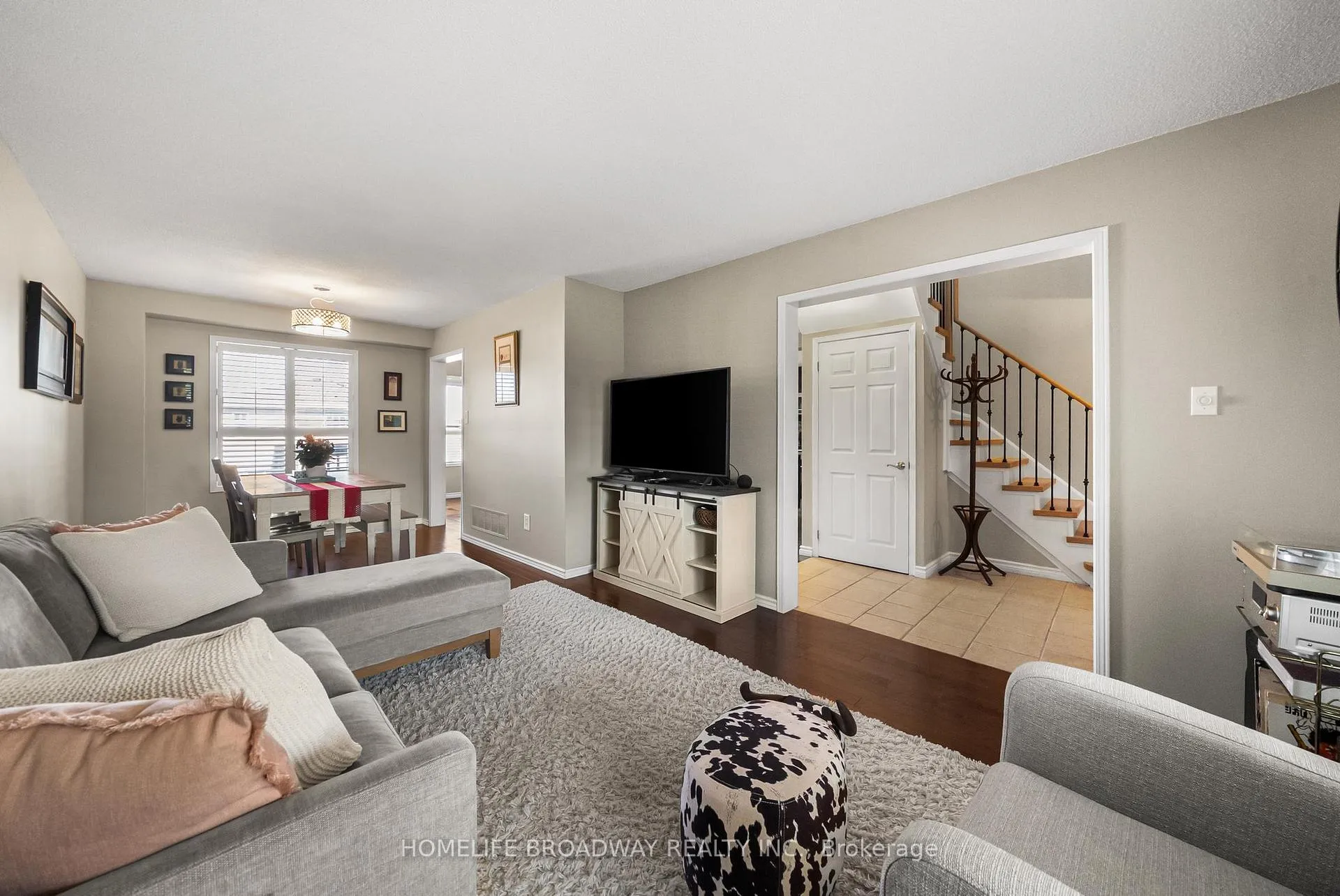 Photo 6 of 64 Bonnycastle Drive, Clarington, Bowmanville — HOMEH
