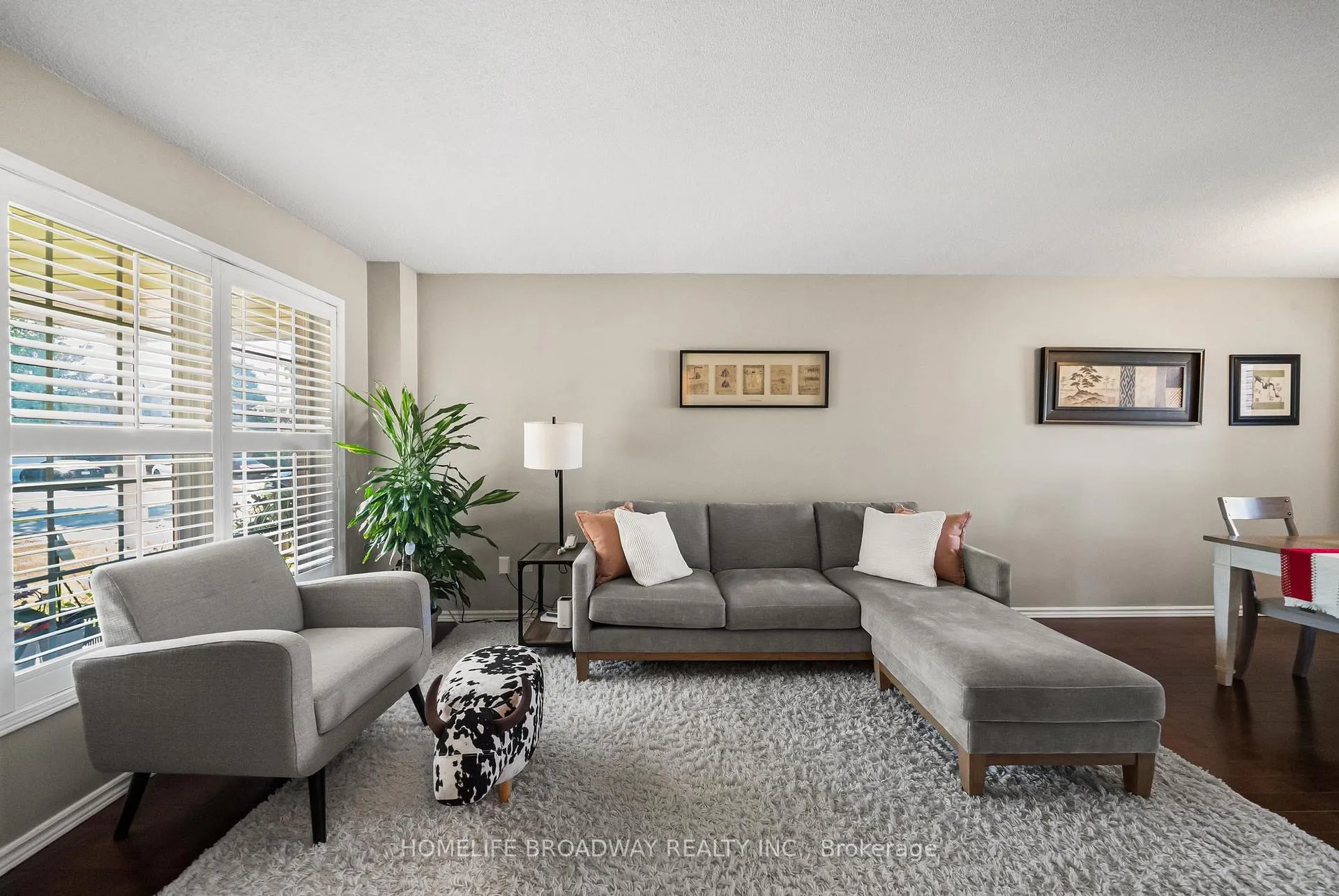 Photo 8 of 64 Bonnycastle Drive, Clarington, Bowmanville — HOMEH