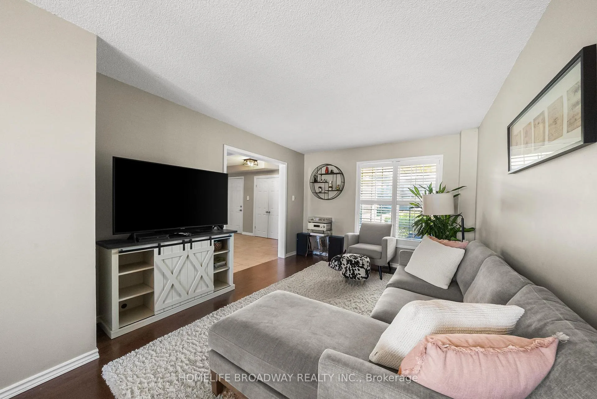 Photo 9 of 64 Bonnycastle Drive, Clarington, Bowmanville — HOMEH