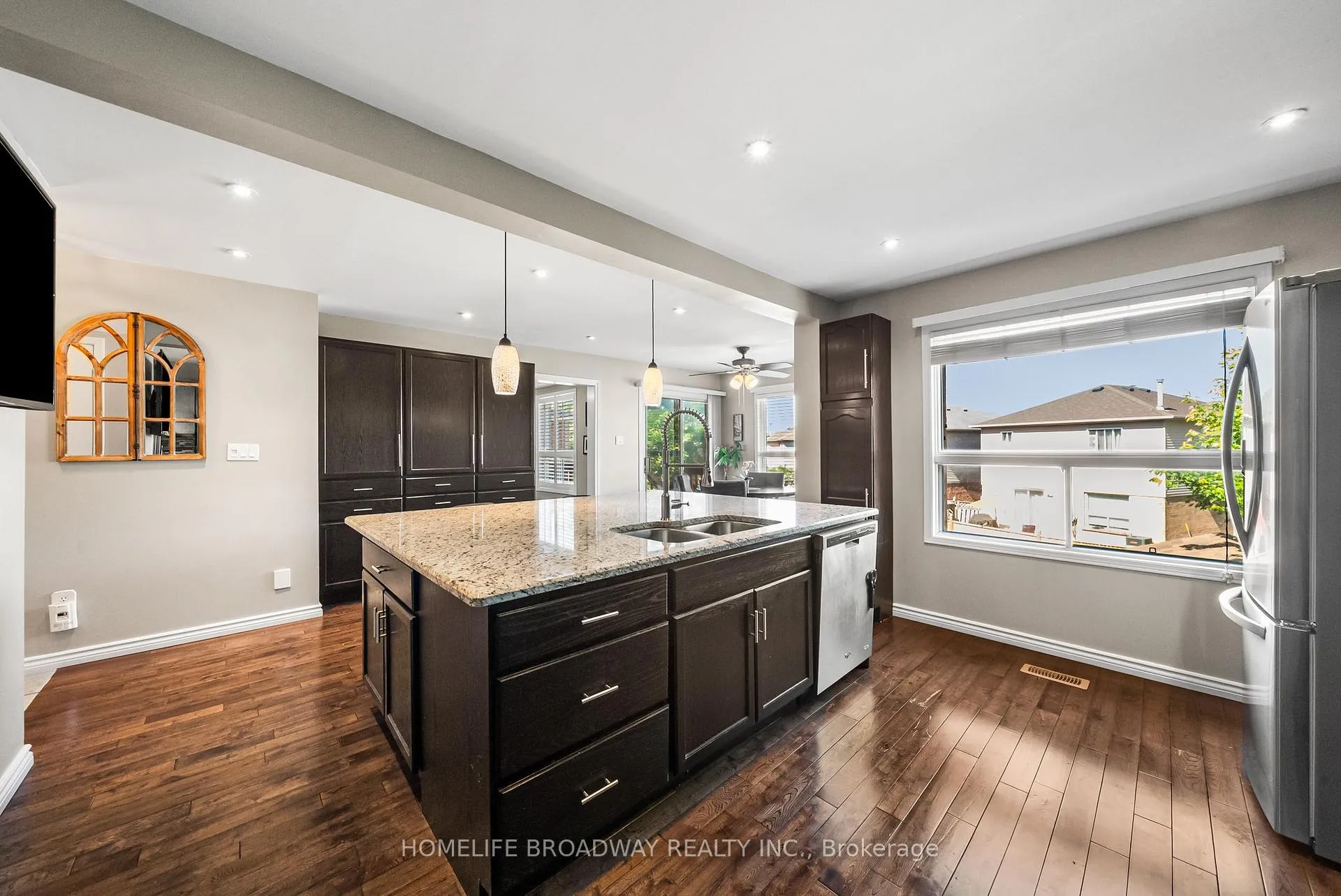 Photo 16 of 64 Bonnycastle Drive, Clarington, Bowmanville — HOMEH