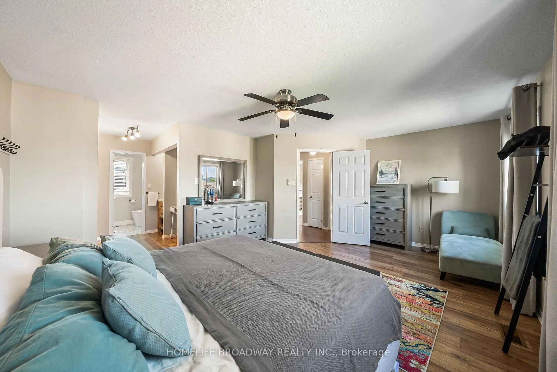 Photo 21 of 64 Bonnycastle Drive, Clarington, Bowmanville — HOMEH