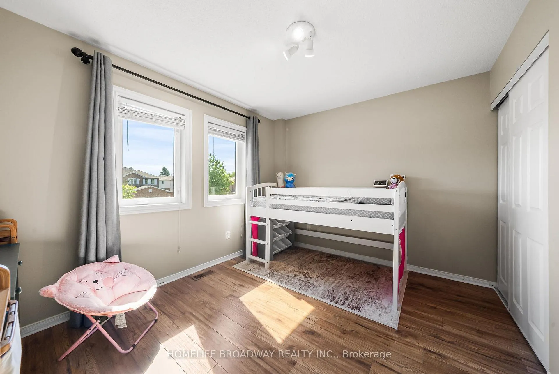 Photo 26 of 64 Bonnycastle Drive, Clarington, Bowmanville — HOMEH