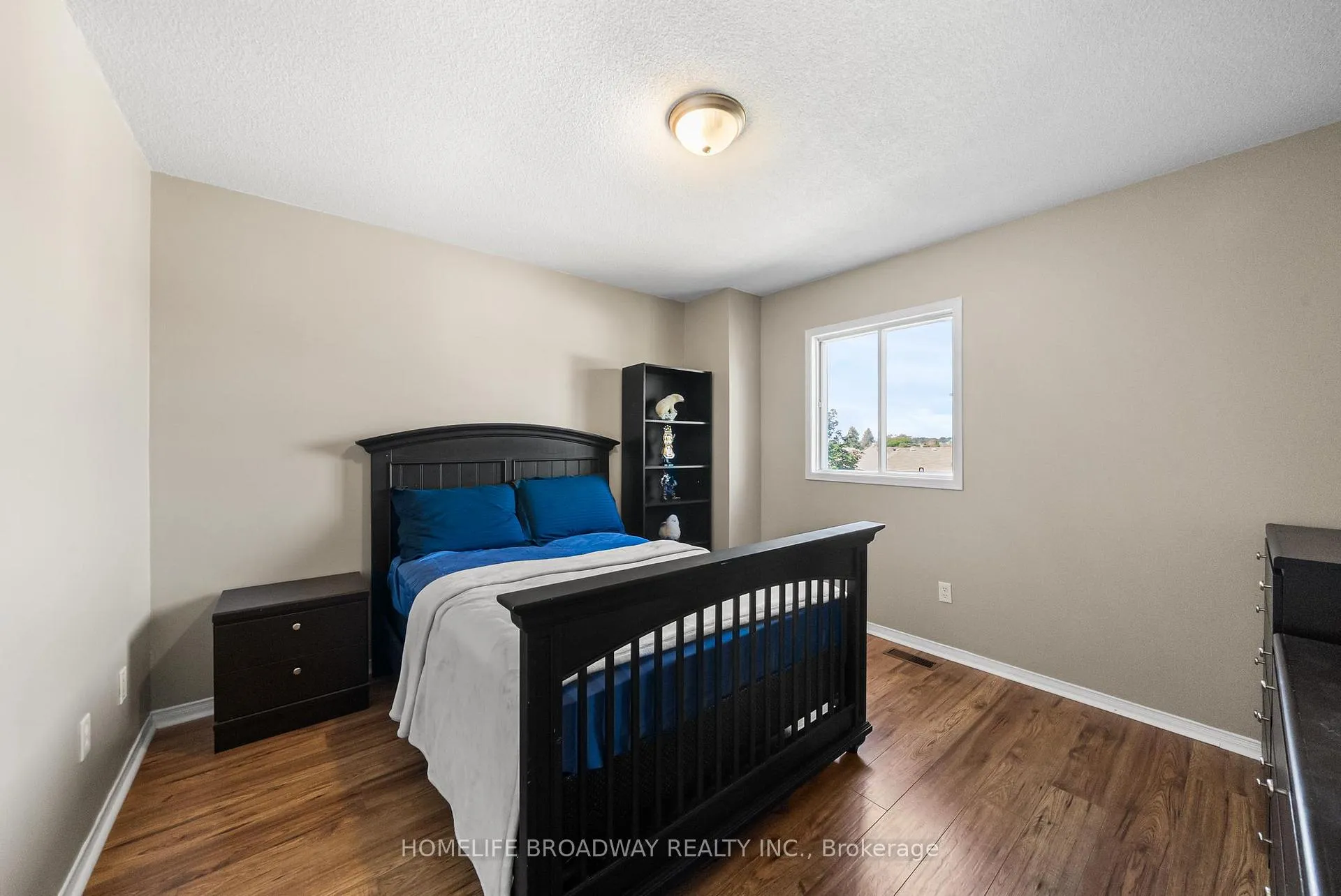Photo 27 of 64 Bonnycastle Drive, Clarington, Bowmanville — HOMEH
