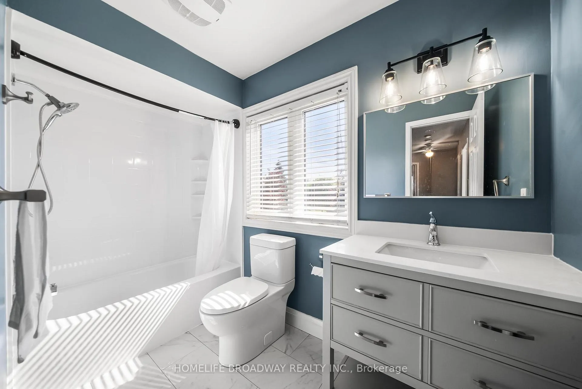 Photo 28 of 64 Bonnycastle Drive, Clarington, Bowmanville — HOMEH