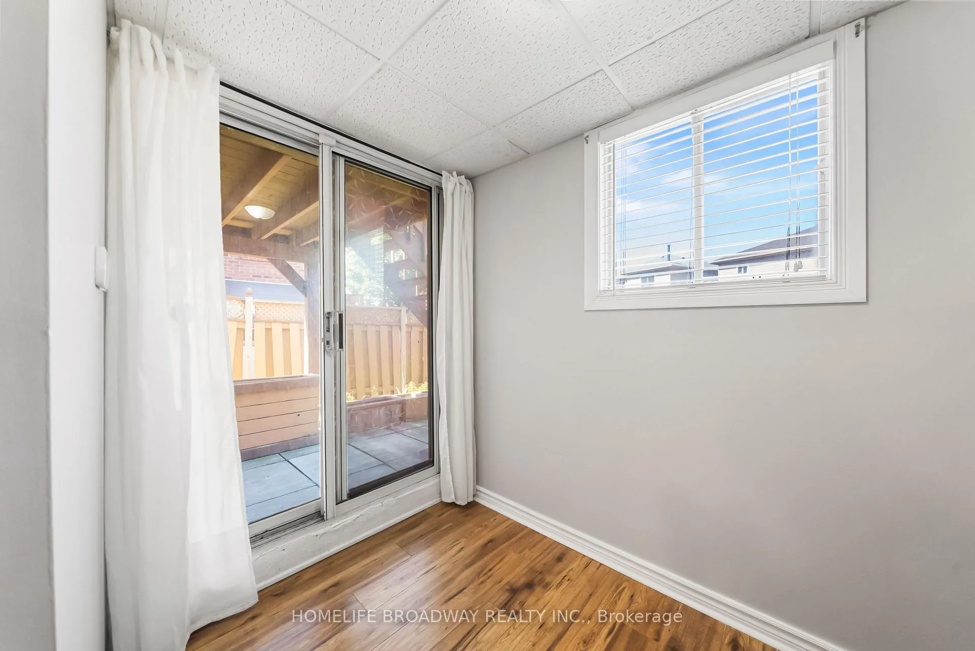Photo 35 of 64 Bonnycastle Drive, Clarington, Bowmanville — HOMEH