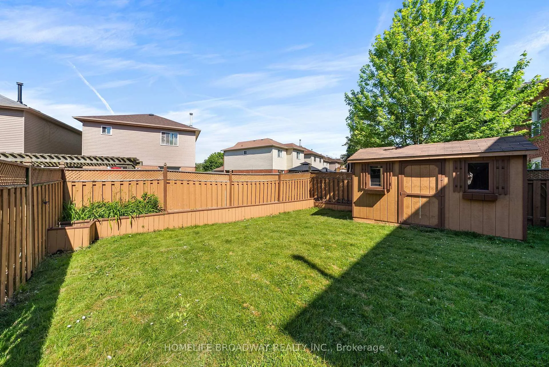 Photo 37 of 64 Bonnycastle Drive, Clarington, Bowmanville — HOMEH
