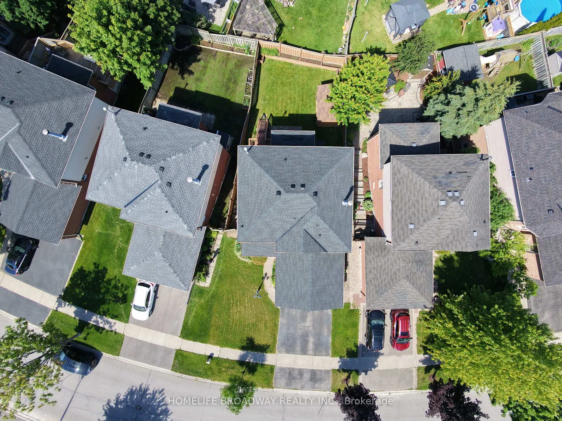 Photo 39 of 64 Bonnycastle Drive, Clarington, Bowmanville — HOMEH