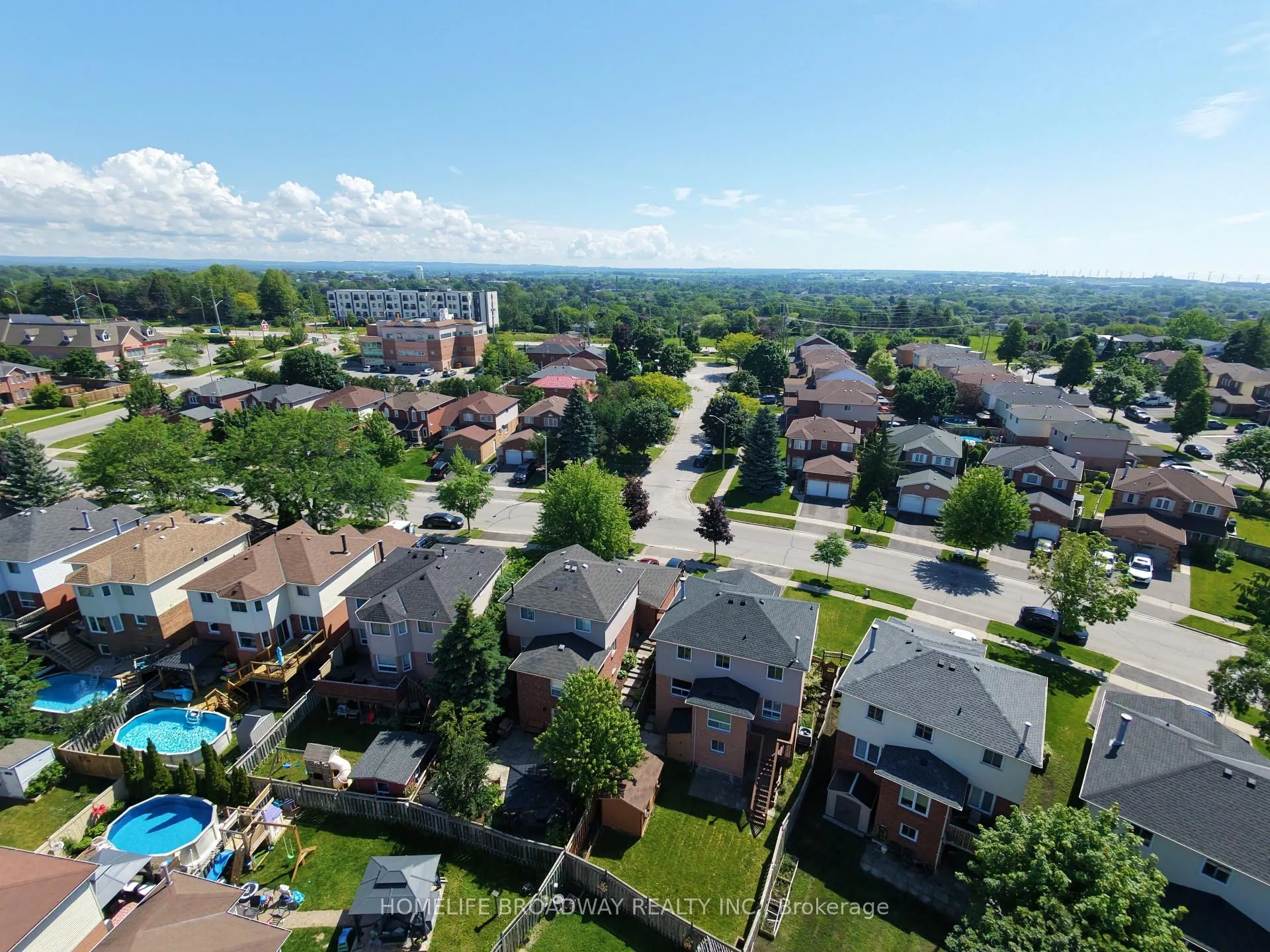 Photo 41 of 64 Bonnycastle Drive, Clarington, Bowmanville — HOMEH