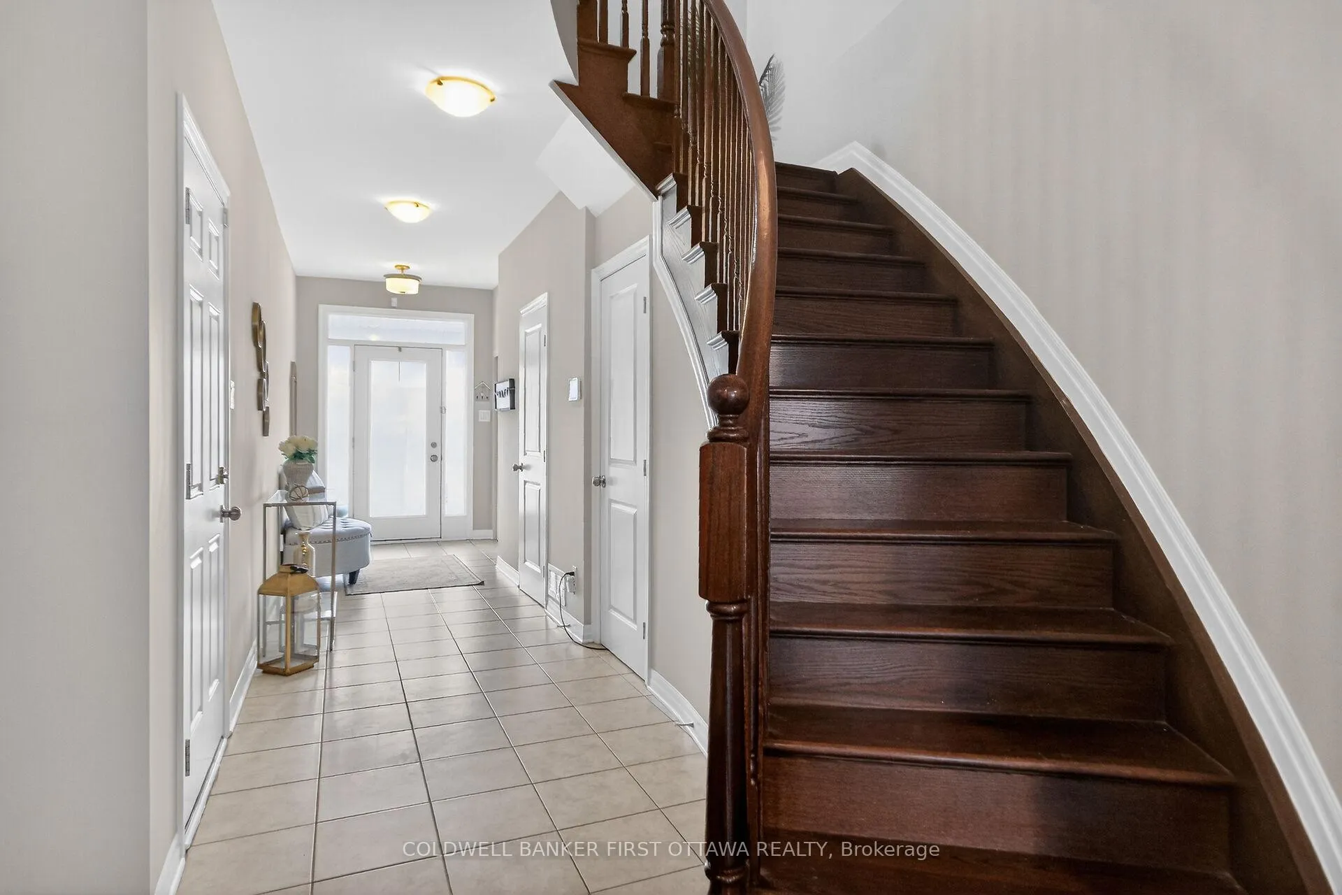 Photo 4 of 906 Littlerock Street, Ottawa, Leitrim — HOMEH
