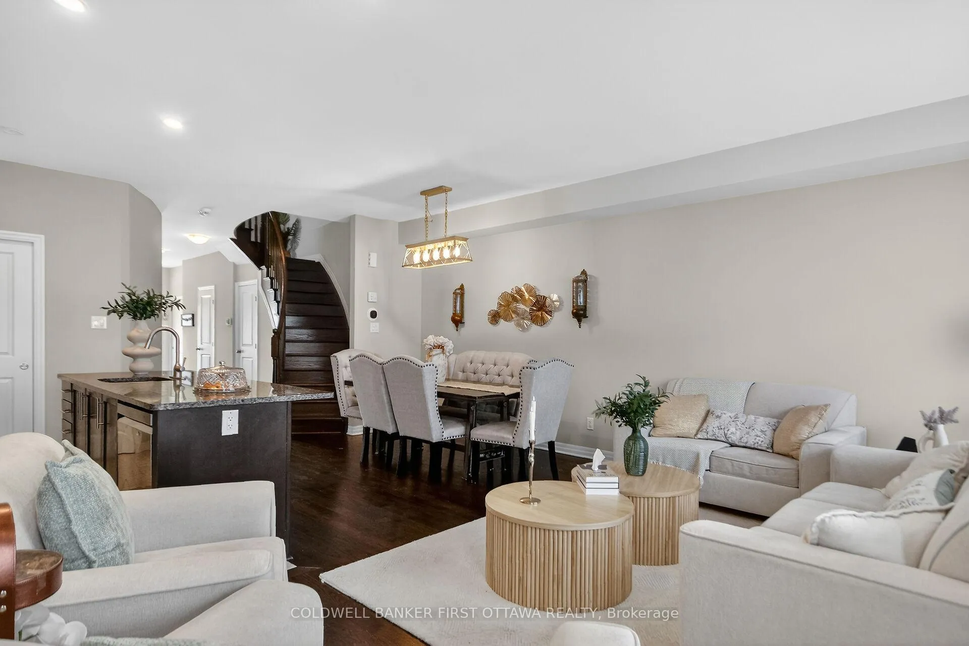 Photo 5 of 906 Littlerock Street, Ottawa, Leitrim — HOMEH
