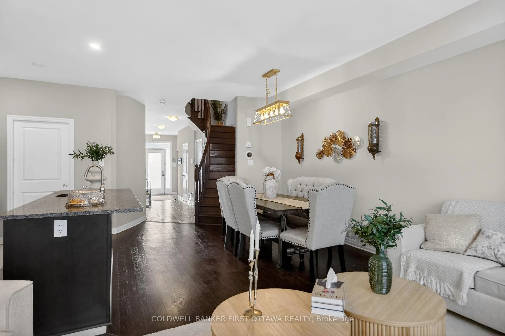 Photo 10 of 906 Littlerock Street, Ottawa, Leitrim — HOMEH