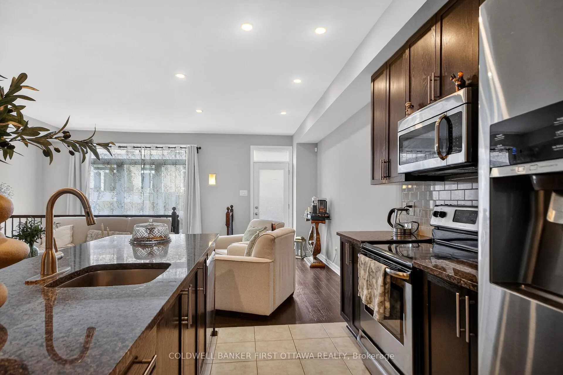 Photo 17 of 906 Littlerock Street, Ottawa, Leitrim — HOMEH