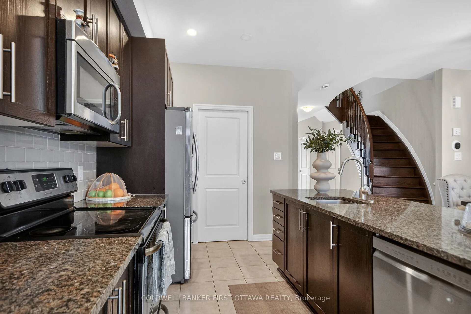 Photo 19 of 906 Littlerock Street, Ottawa, Leitrim — HOMEH