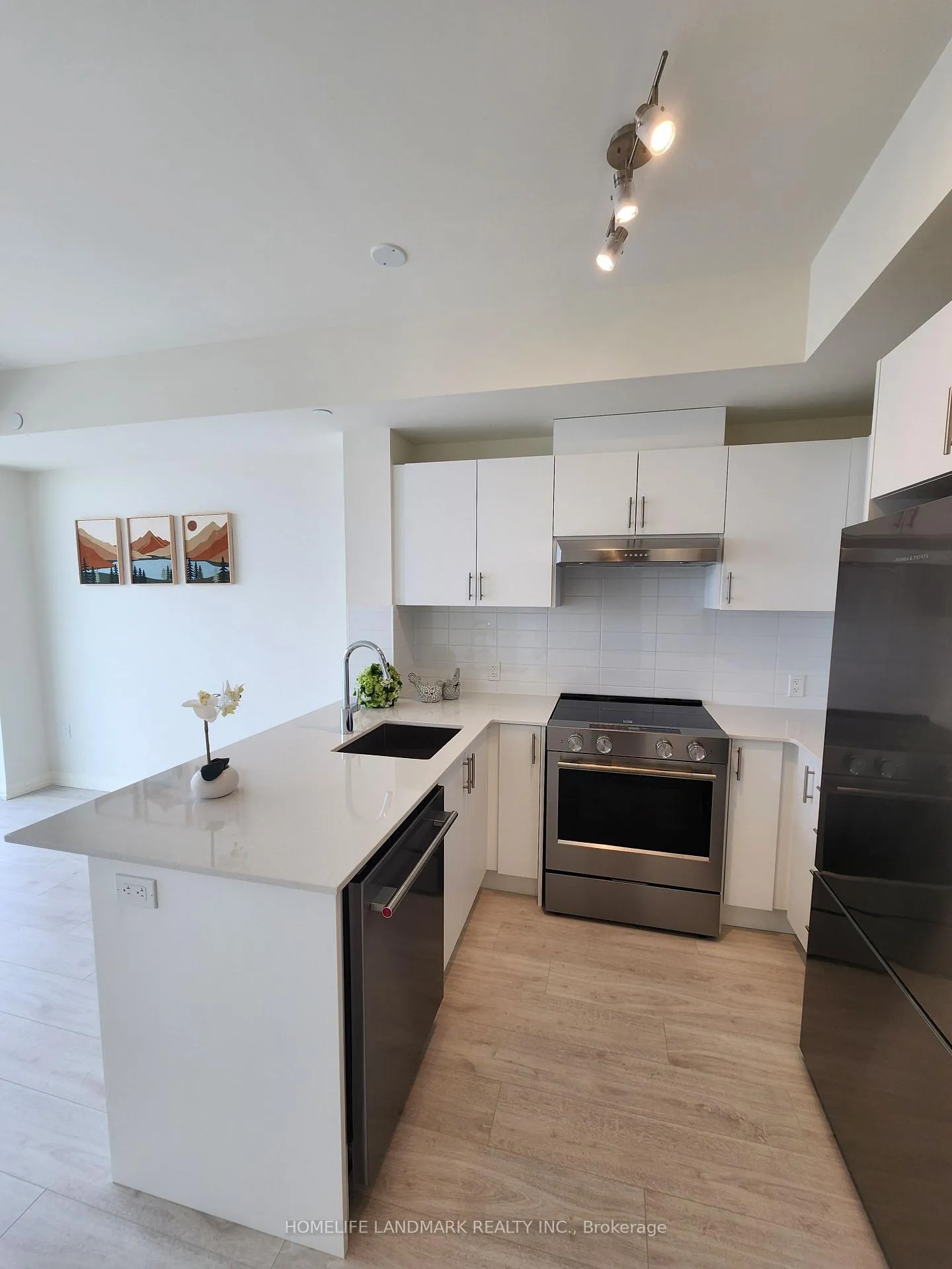 Photo 18 of Unit 2510, 27 Korda Gate, Vaughan, Vellore Village — HOMEH