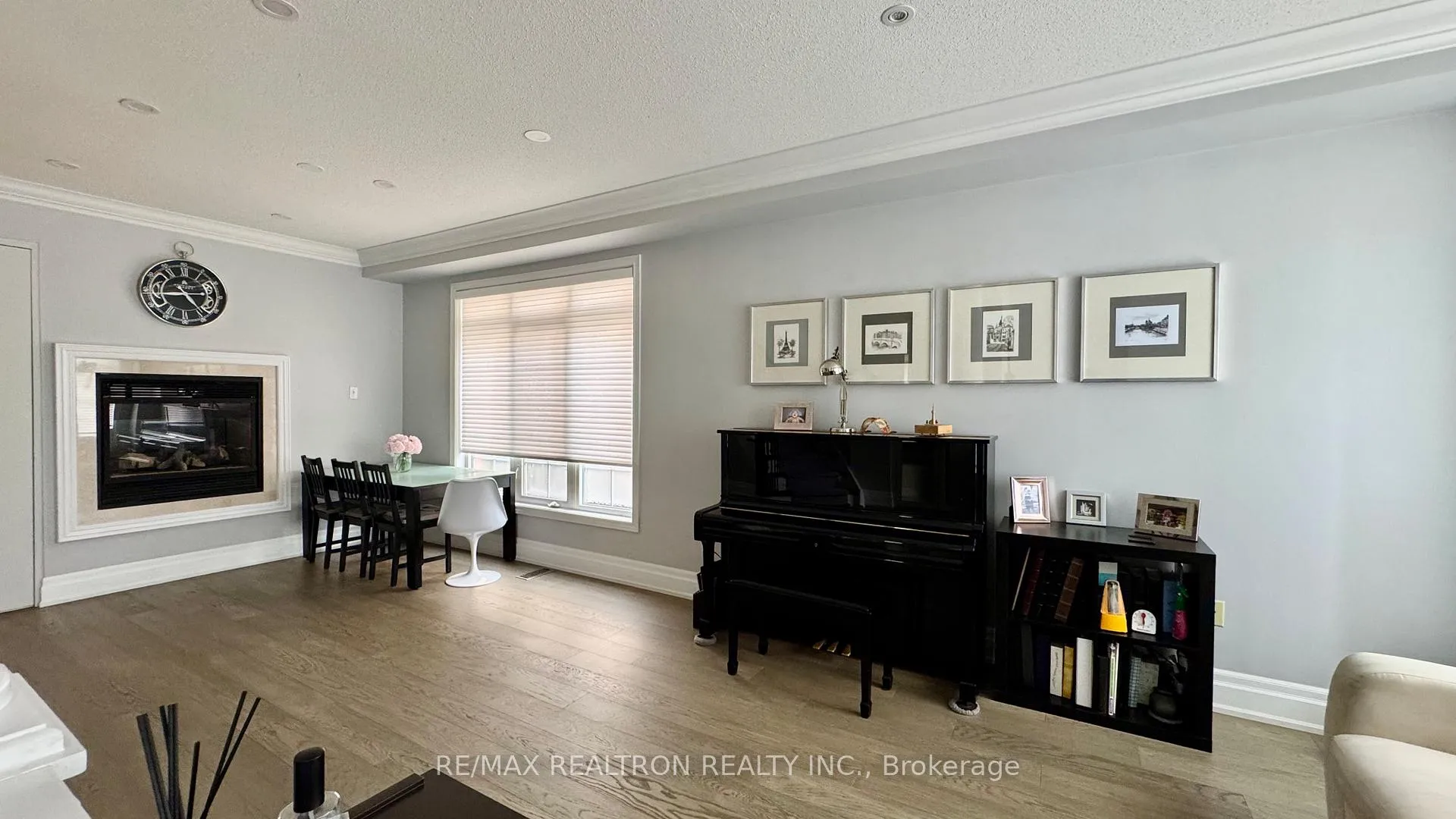 Photo 4 of 31 Glaceport Crescent, Markham, Victoria Manor-Jennings Gate — HOMEH