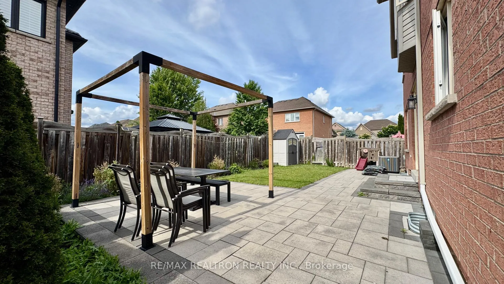 Photo 7 of 31 Glaceport Crescent, Markham, Victoria Manor-Jennings Gate — HOMEH
