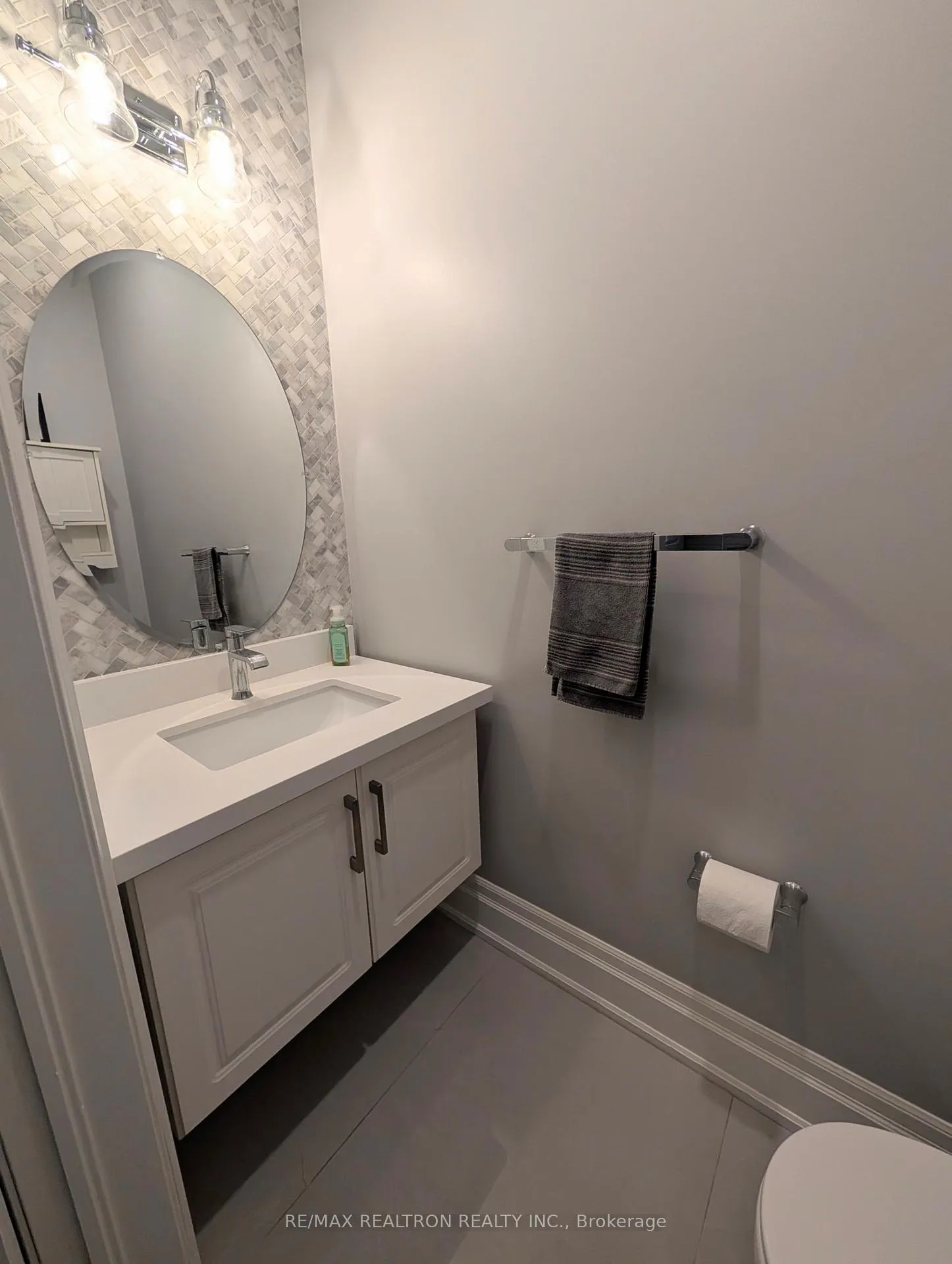 Photo 6 of 31 Glaceport Crescent, Markham, Victoria Manor-Jennings Gate — HOMEH