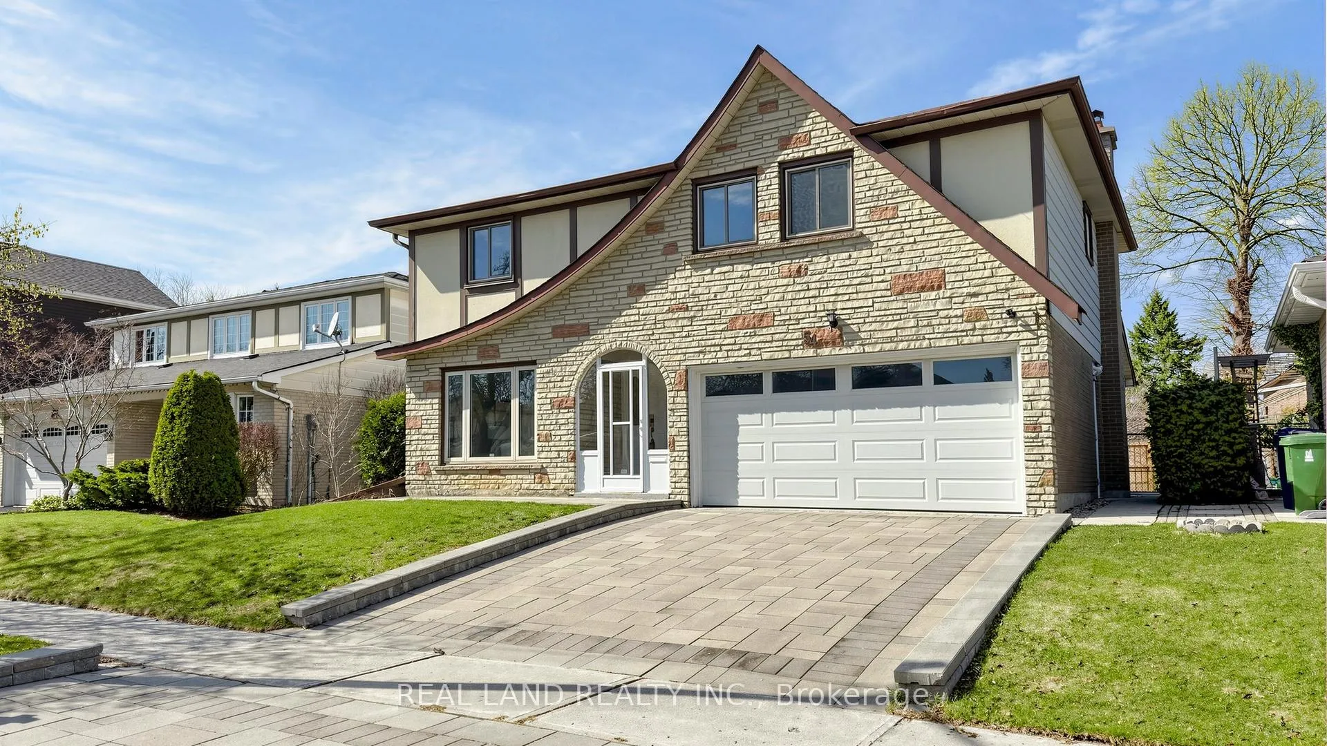 Photo 2 of 54 Marblemount Crescent, Scarborough, Tam O'Shanter-Sullivan — HOMEH